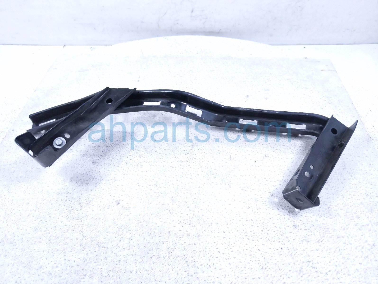Honda FR/RH HEADLIGHT MOUNT BRACKET
