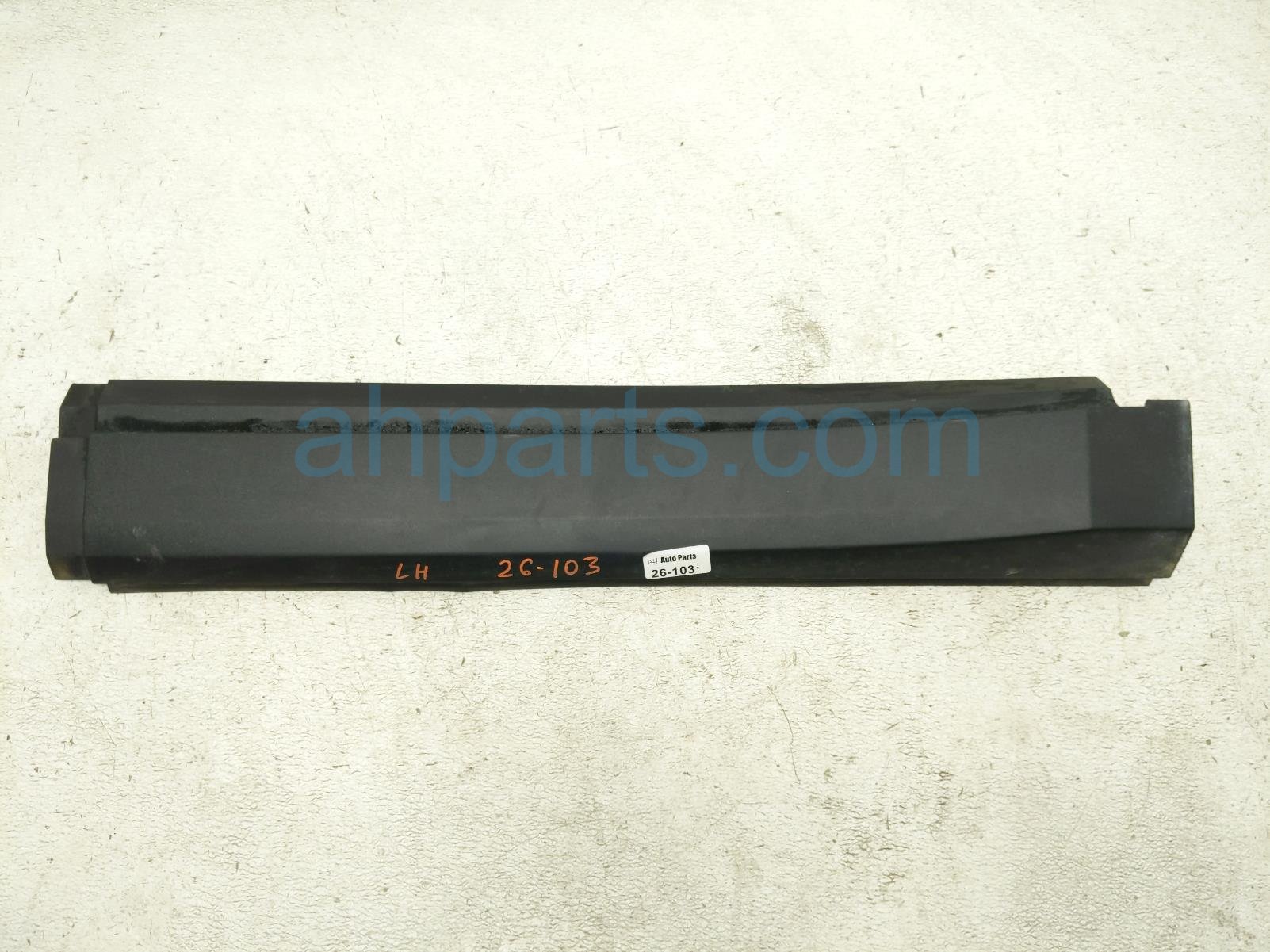 Rear driver ROCKER MOULDING - GREY