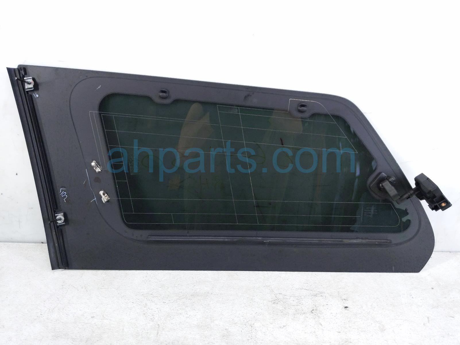 2018 Toyota Sienna Passenger Quarter Window Glass 62730 08111 Replacement 2018 Toyota Sienna Passenger Quarter Window Glass 62730 08111 Replacement thumbnail