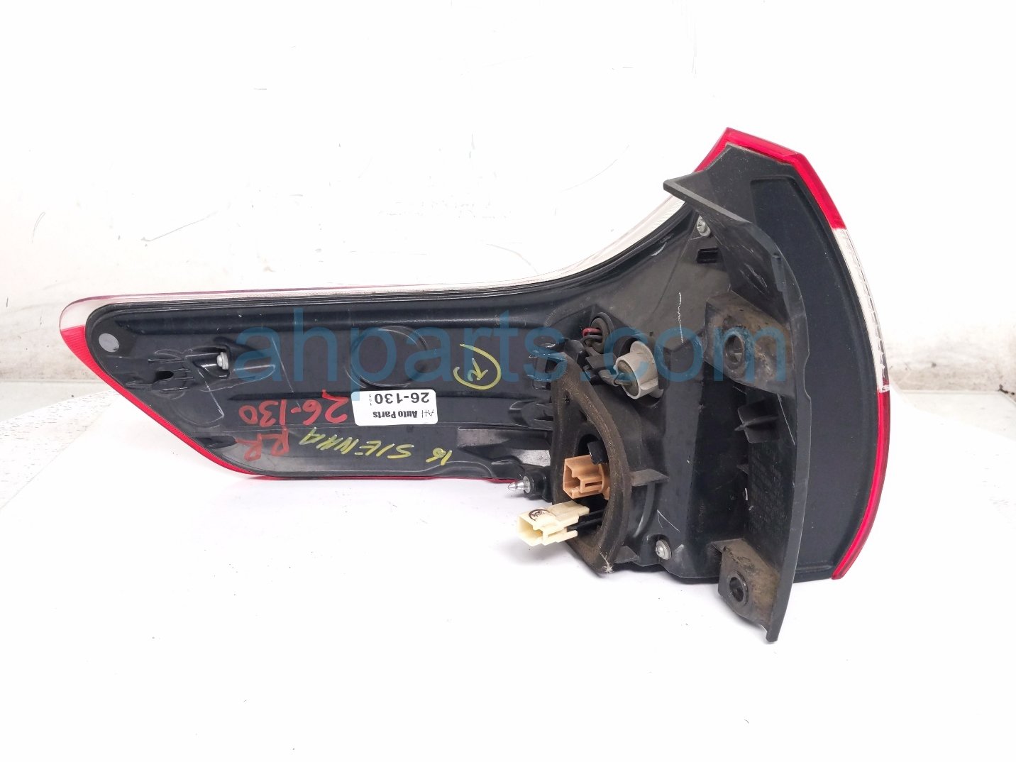 2018 Toyota Sienna Light / Rear Passenger Tail Lamp (on Body) 81550 08050 Replacement 2018 Toyota Sienna Light / Rear Passenger Tail Lamp (on Body) 81550 08050 Replacement thumbnail