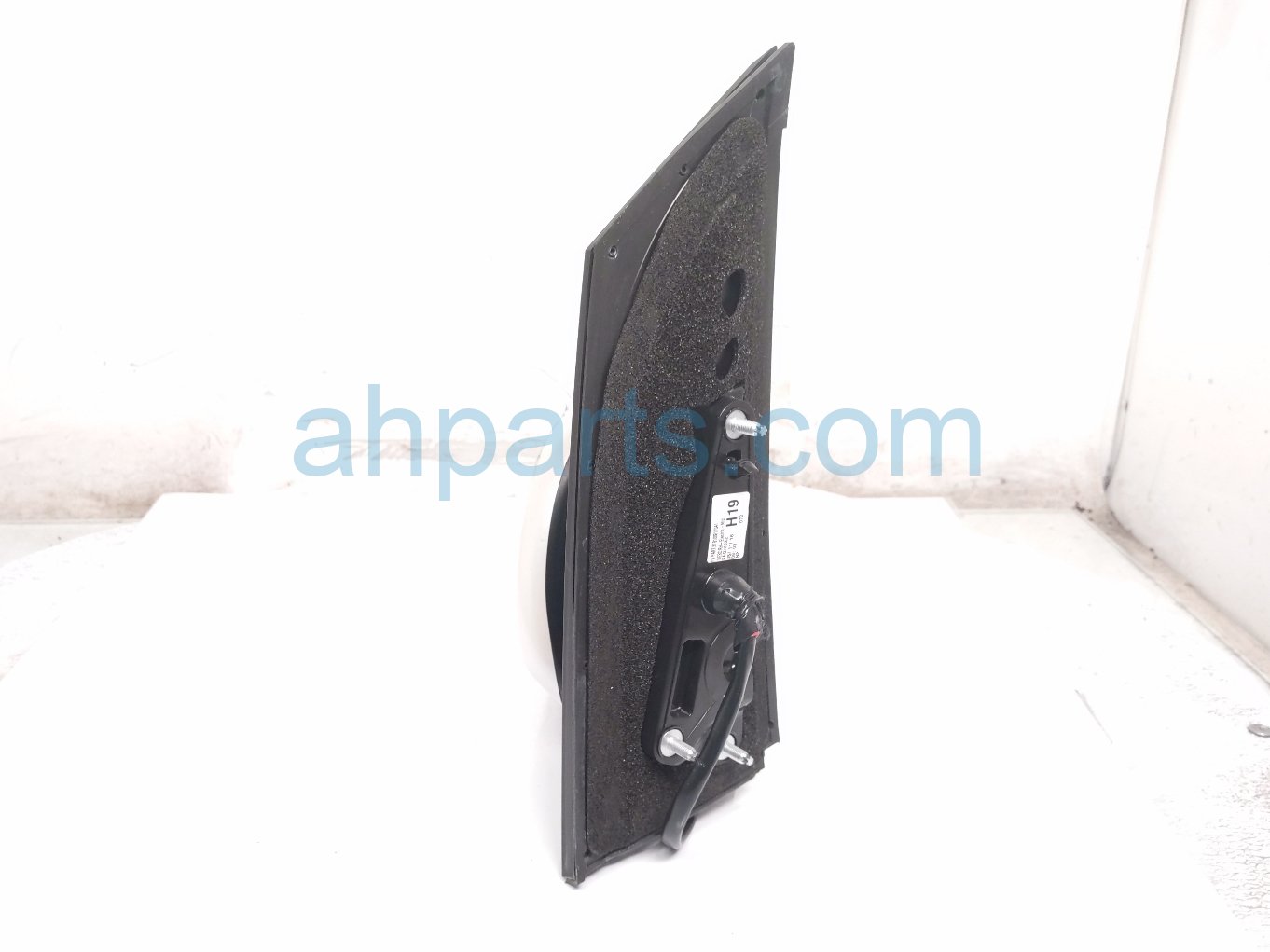 2018 Toyota Sienna Rear Passenger Side View Mirror White 87910 08170 A1 Replacement 2018 Toyota Sienna Rear Passenger Side View Mirror White 87910 08170 A1 Replacement thumbnail