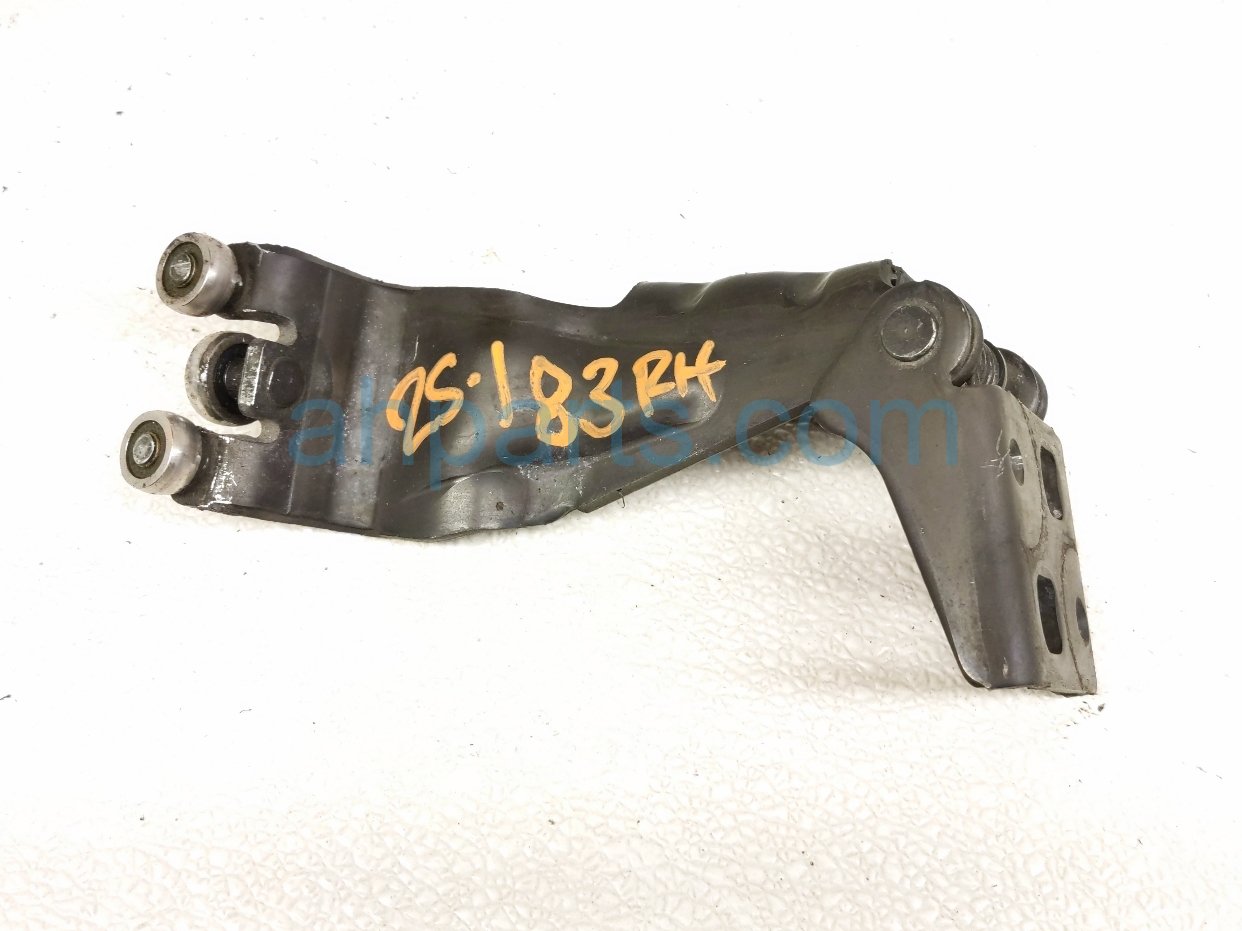 $35 Honda RH CENTER DOOR SLIDING ROLLER HINGE