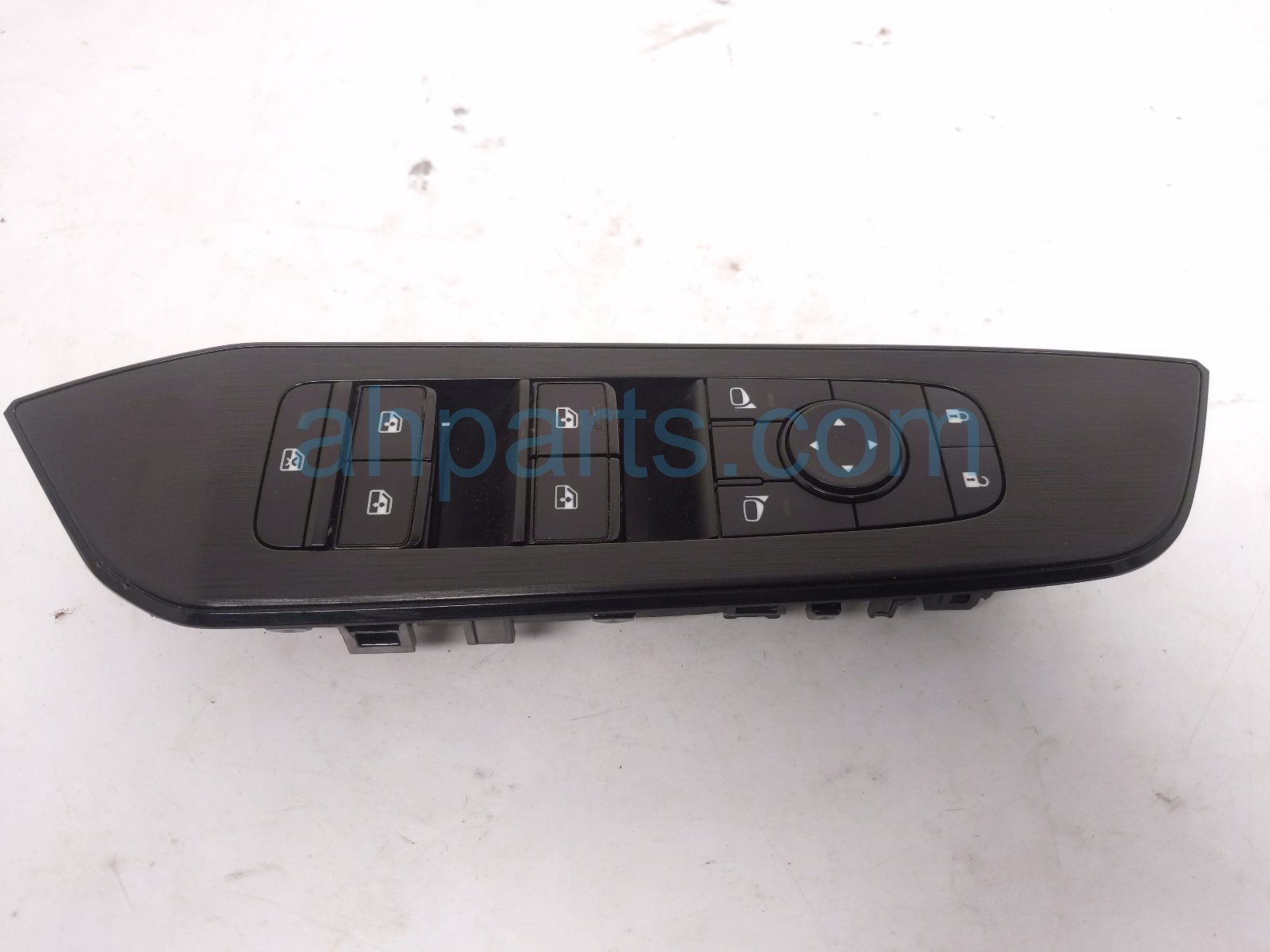 Nissan MASTER WINDOW CONTROL SWITCH LH