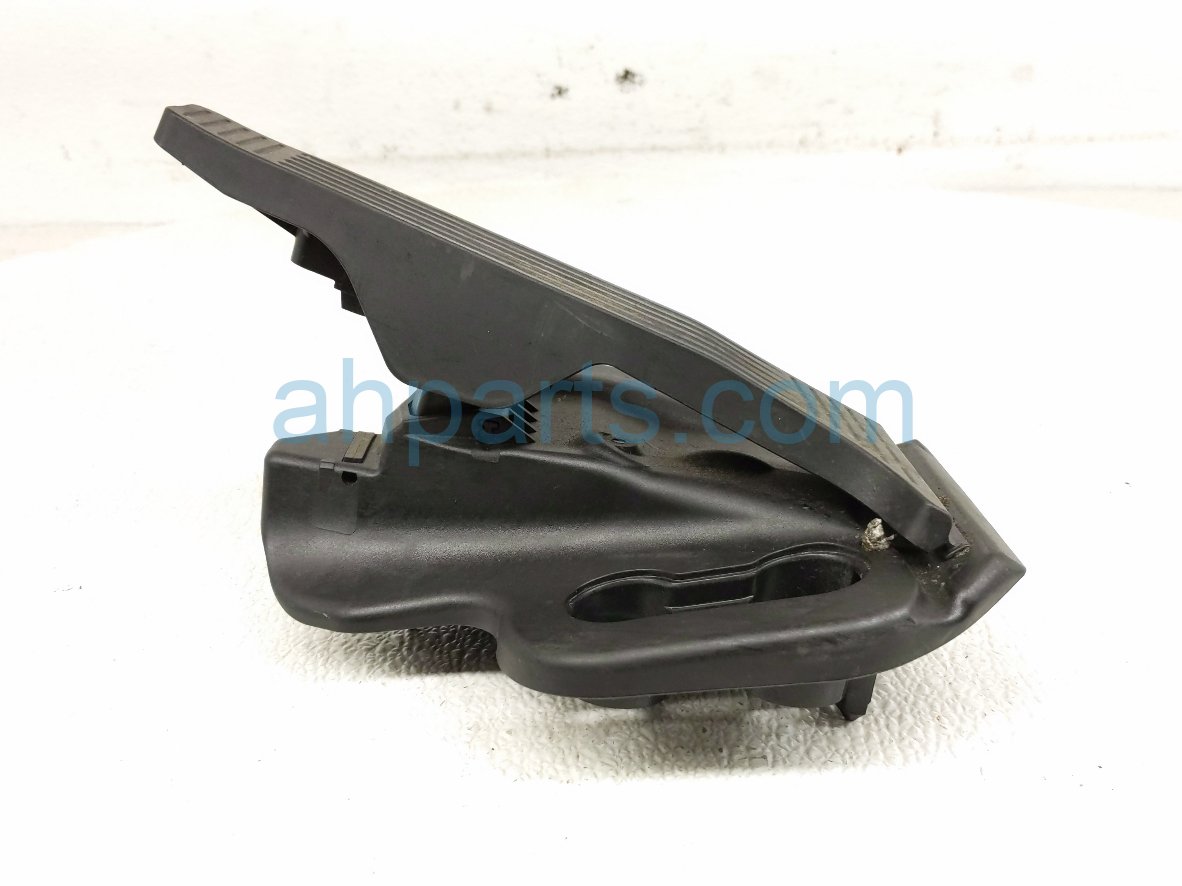 2026 Toyota Camry Gas / Accelerator Pedal Assy 2.5l 78110 06110 Replacement 2026 Toyota Camry Gas / Accelerator Pedal Assy 2.5l 78110 06110 Replacement thumbnail
