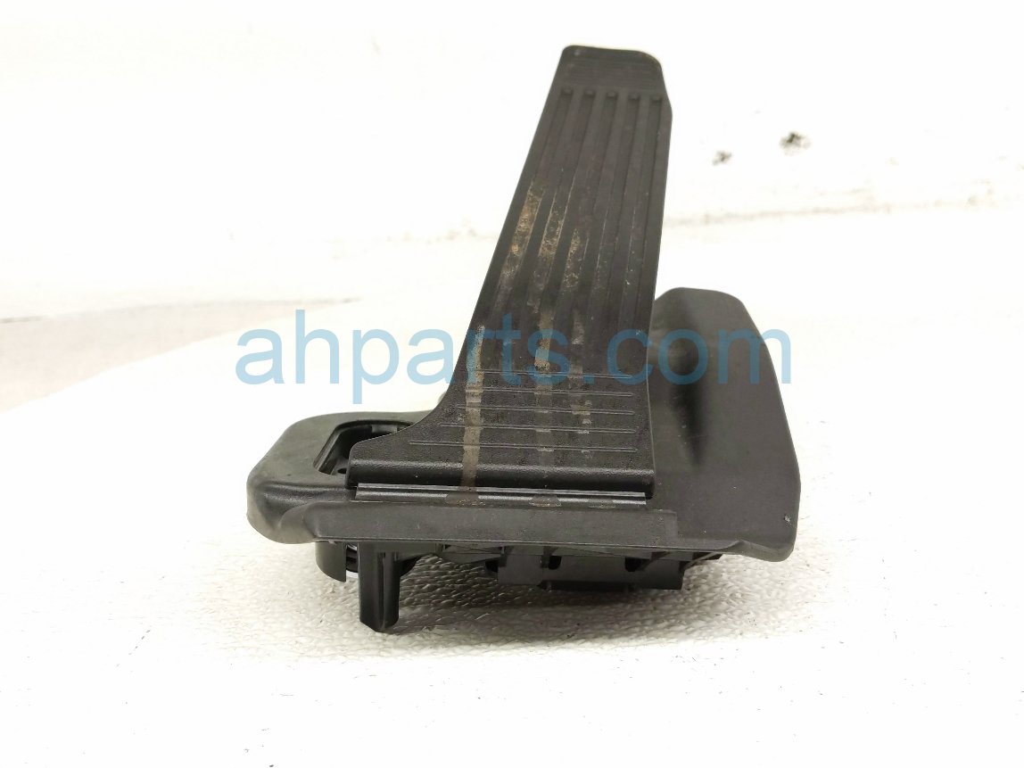 2026 Toyota Camry Gas / Accelerator Pedal Assy 2.5l 78110 06110 Replacement 2026 Toyota Camry Gas / Accelerator Pedal Assy 2.5l 78110 06110 Replacement thumbnail