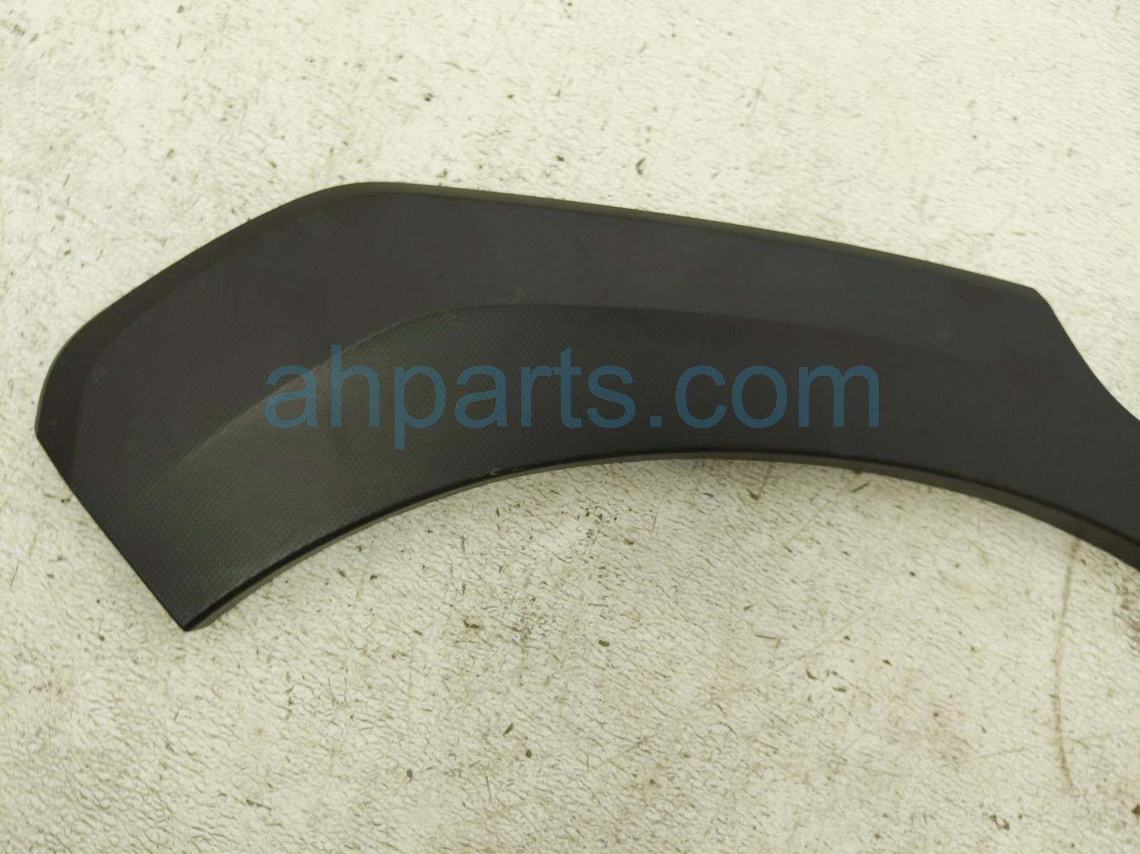 2025 Subaru Crosstrek Rear Passenger Wheel Arch Molding White 91112FN30B Replacement 2025 Subaru Crosstrek Rear Passenger Wheel Arch Molding White 91112FN30B Replacement thumbnail