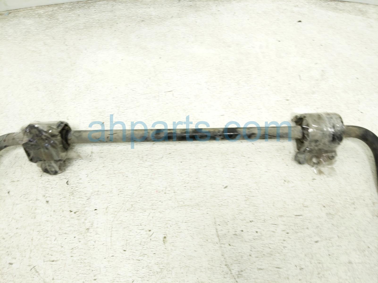 2018 Toyota Camry Front Stabilizer / Sway Bar W/links 48811 33200 Replacement 2018 Toyota Camry Front Stabilizer / Sway Bar W/links 48811 33200 Replacement thumbnail