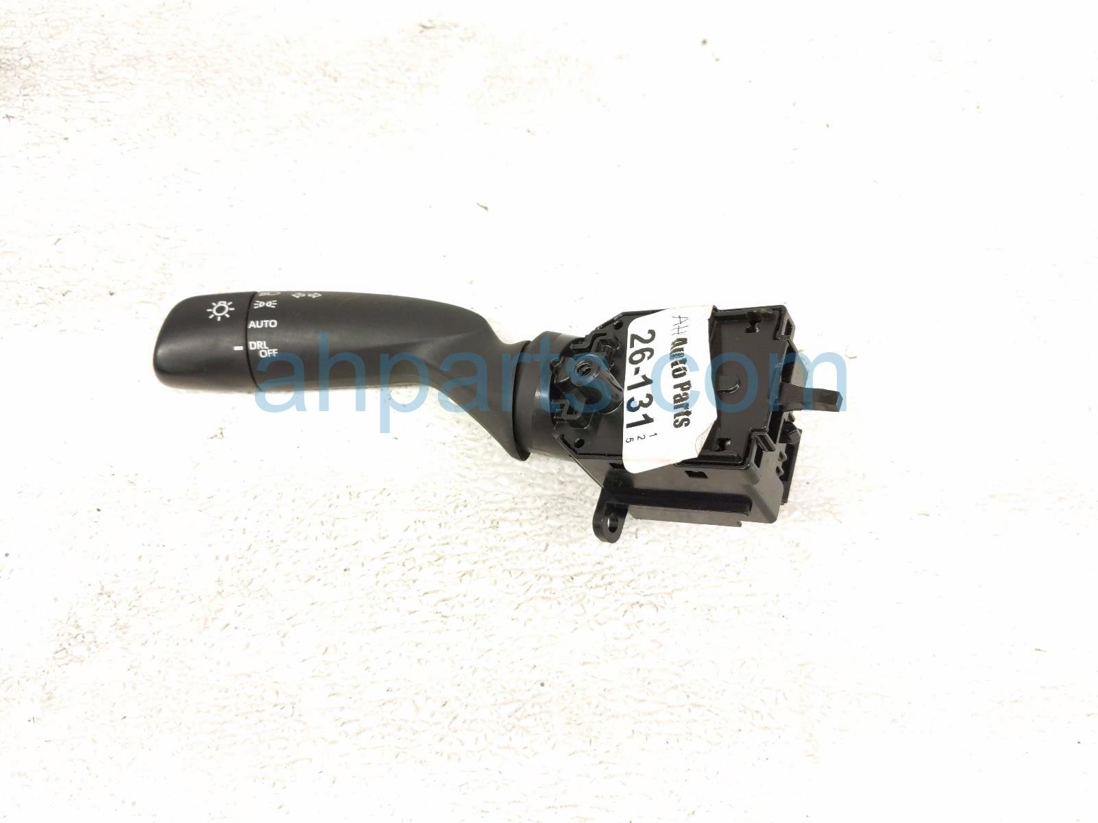 Toyota HEADLAMP / SIGNAL COLUMN SWITCH