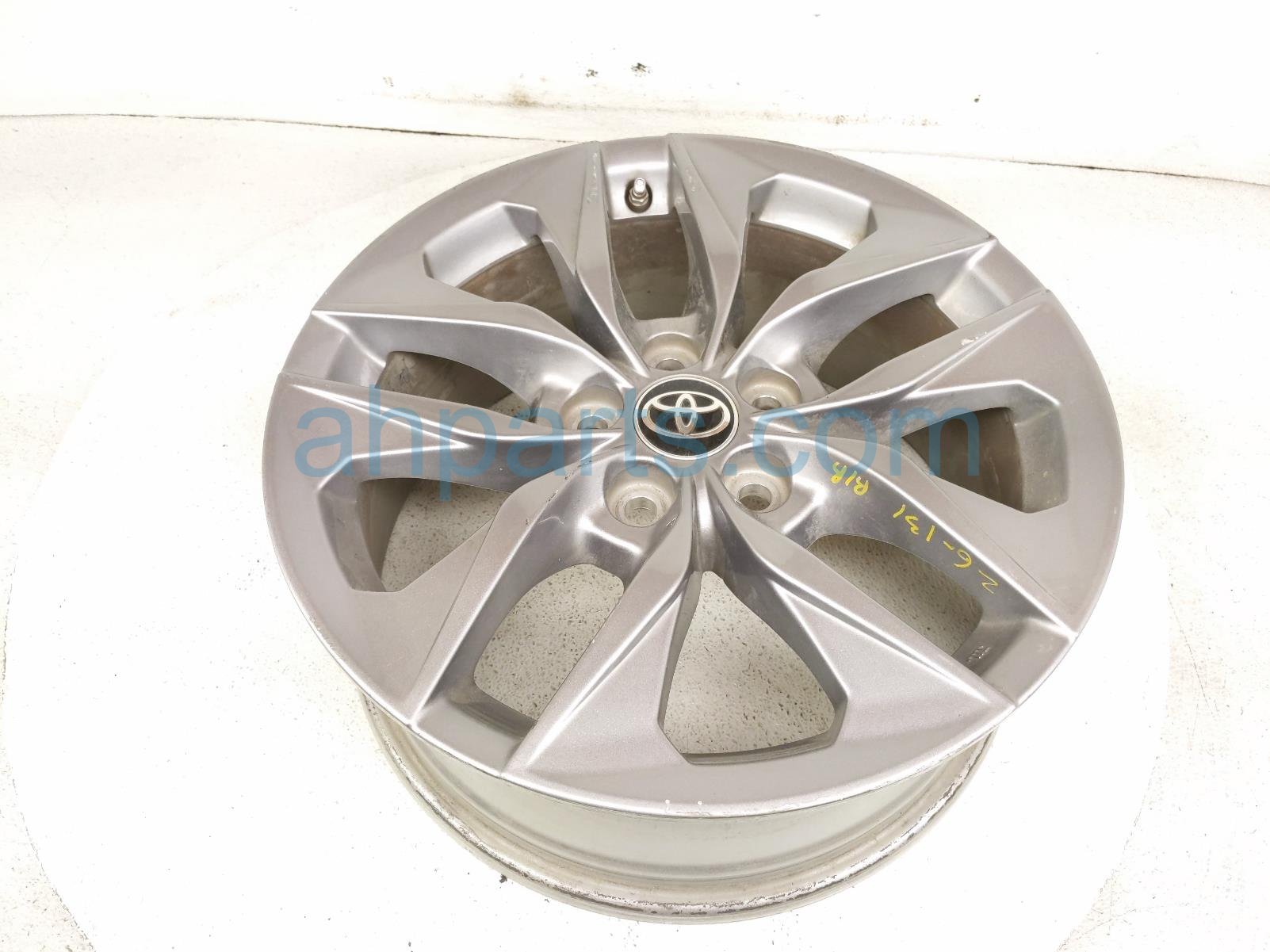 $199 Toyota RR/RH WHEEL / RIM