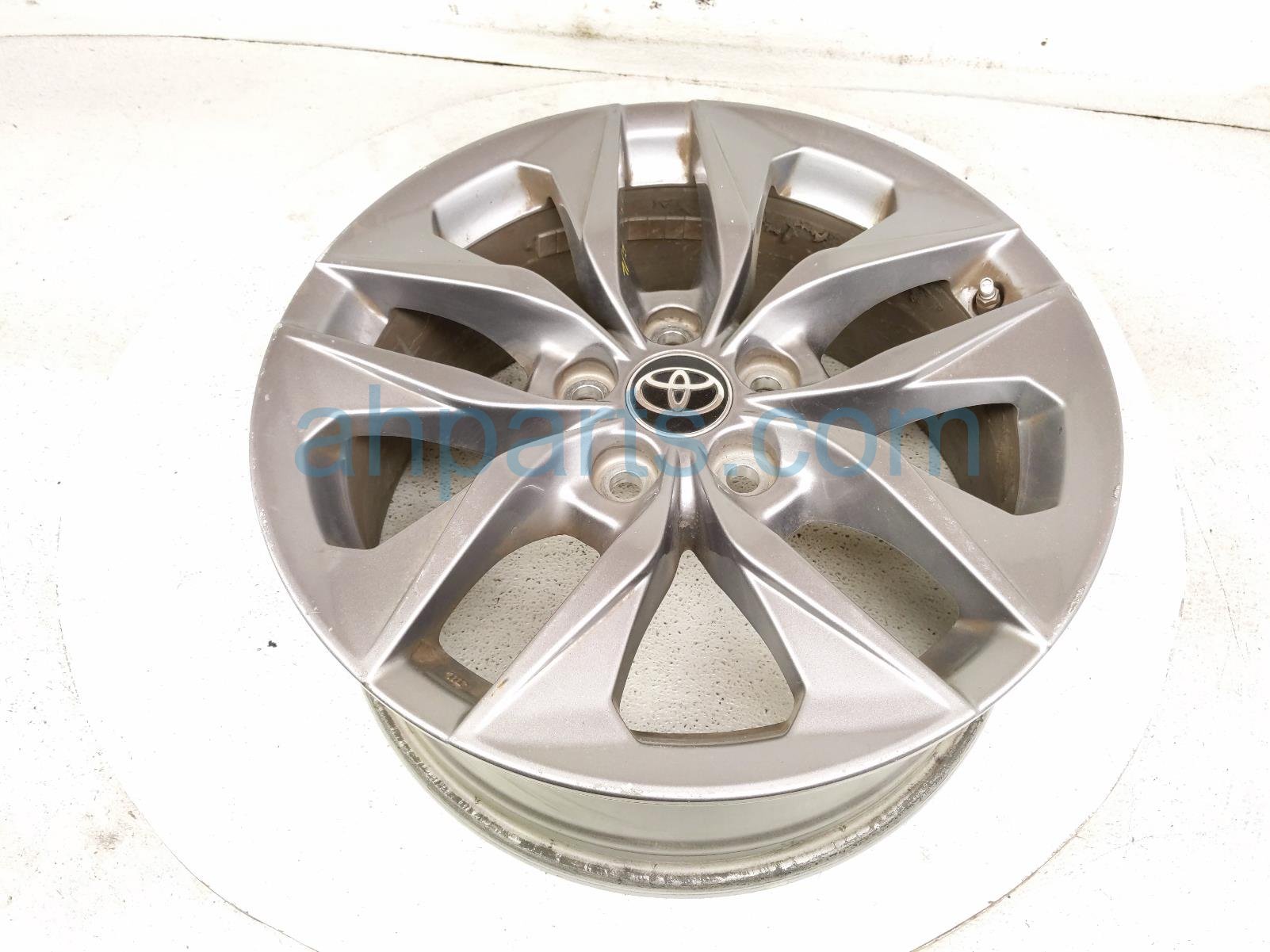 $199 Toyota FR/LH WHEEL / RIM - LIGHT CURB