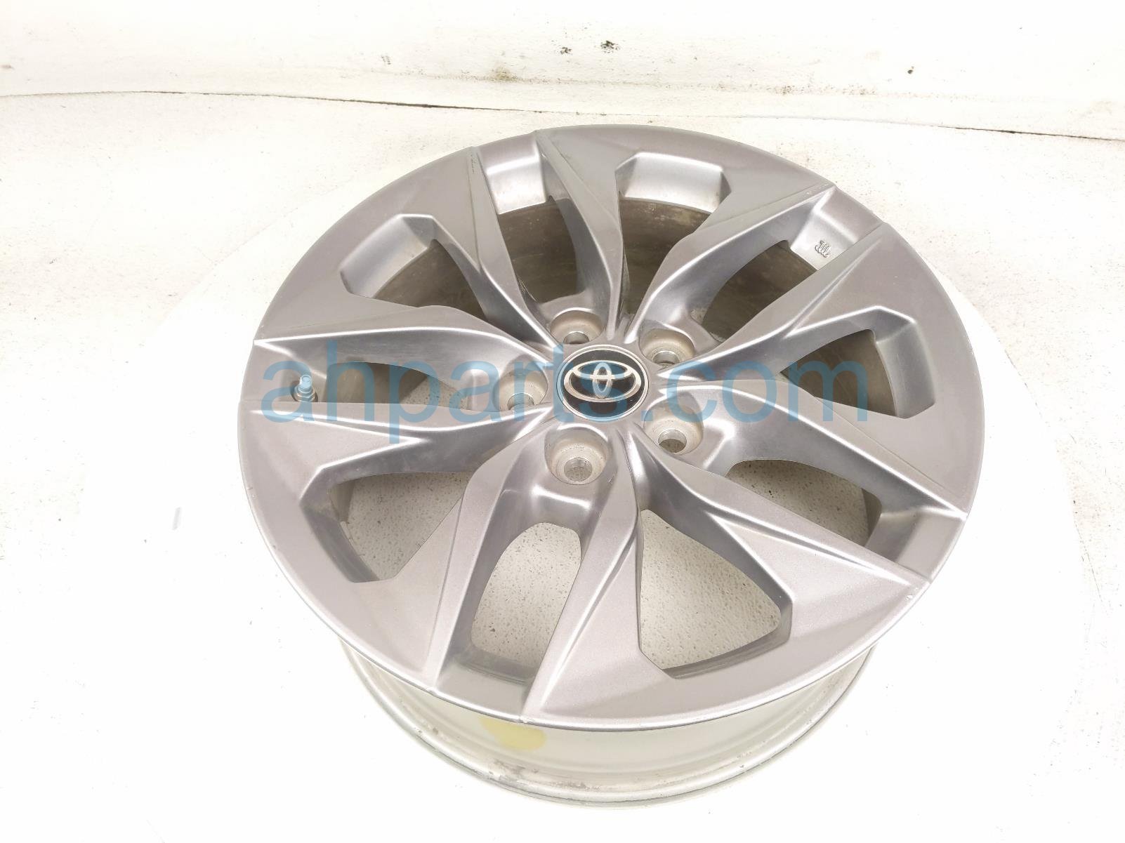 $199 Toyota RR/LH WHEEL / RIM