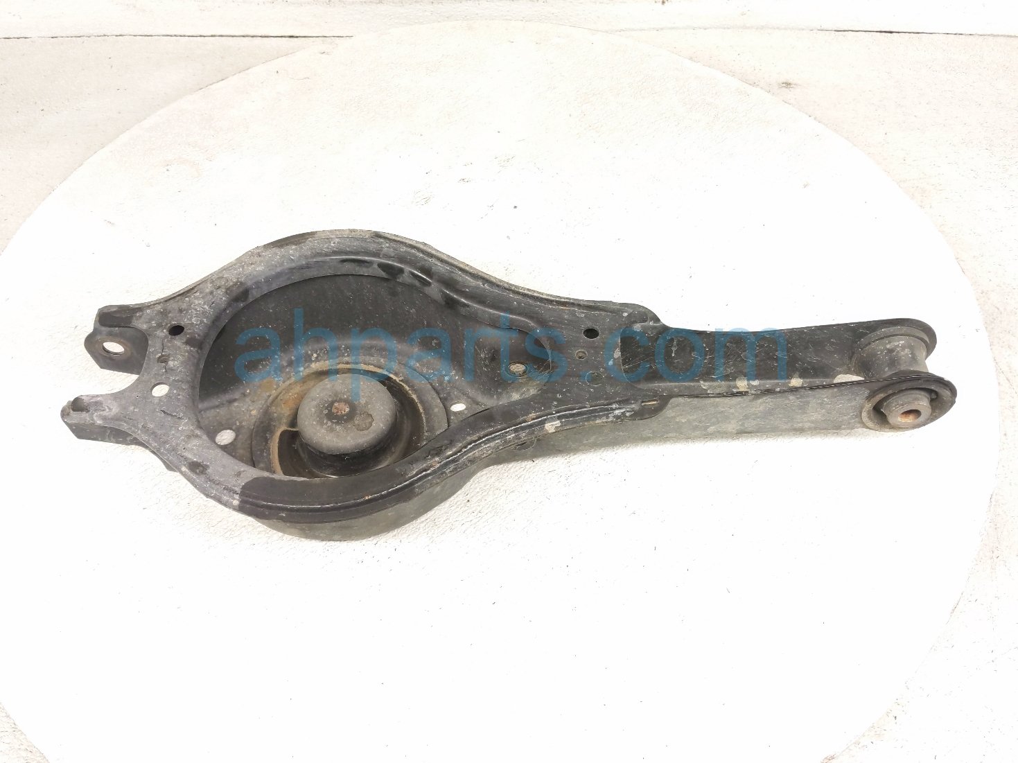 Toyota RR/RH SPRING SEAT LOWER CONTROL ARM