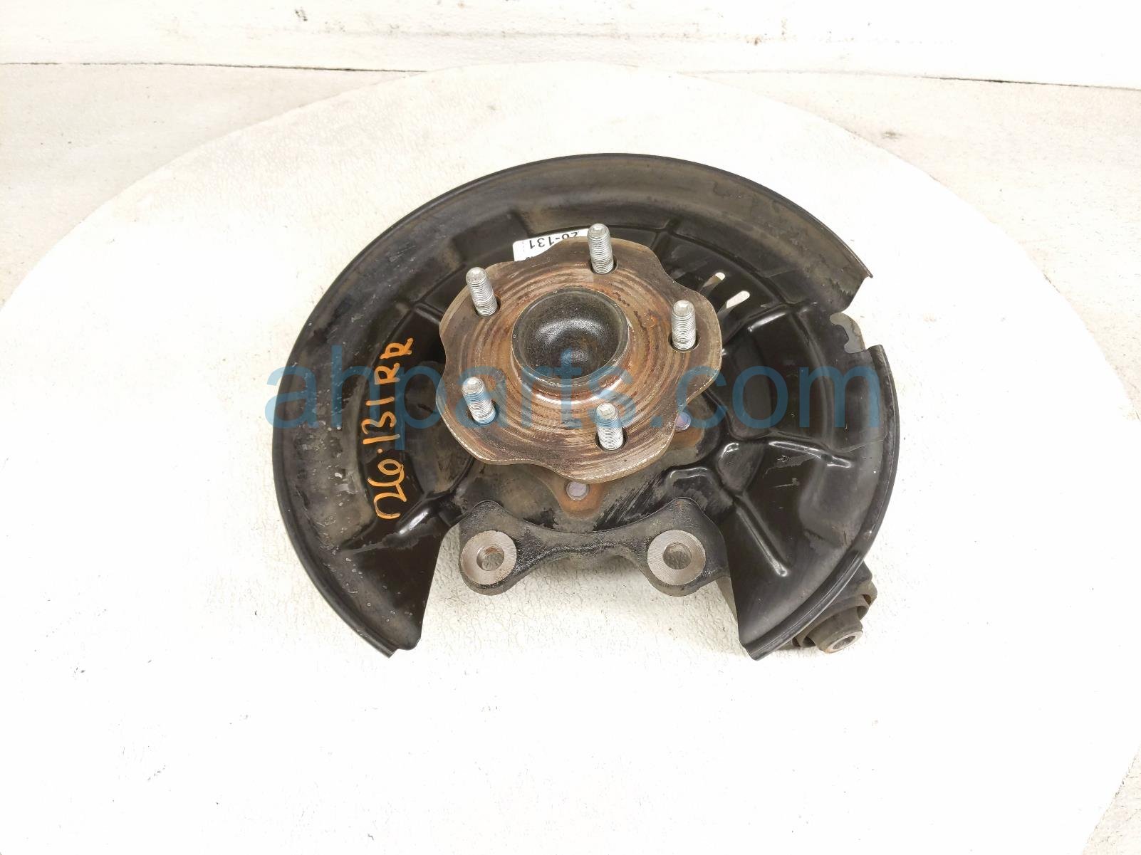 Toyota RR/RH SPINDLE KNUCKLE HUB - FWD