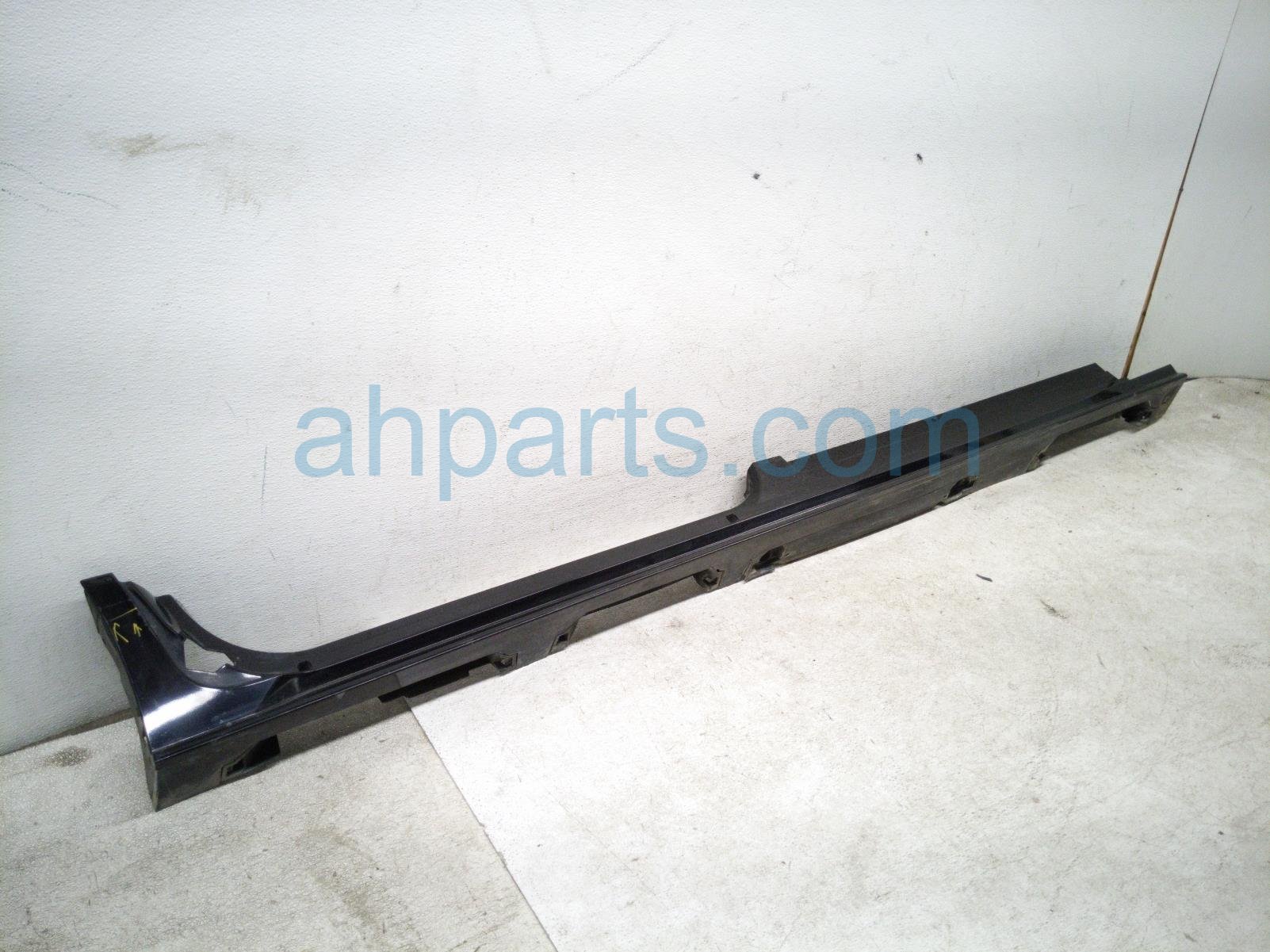 2023 Toyota Sienna Rocker Trim Passenger Side Skirt / Molding Black 75851 08902 Replacement 2023 Toyota Sienna Rocker Trim Passenger Side Skirt / Molding Black 75851 08902 Replacement thumbnail