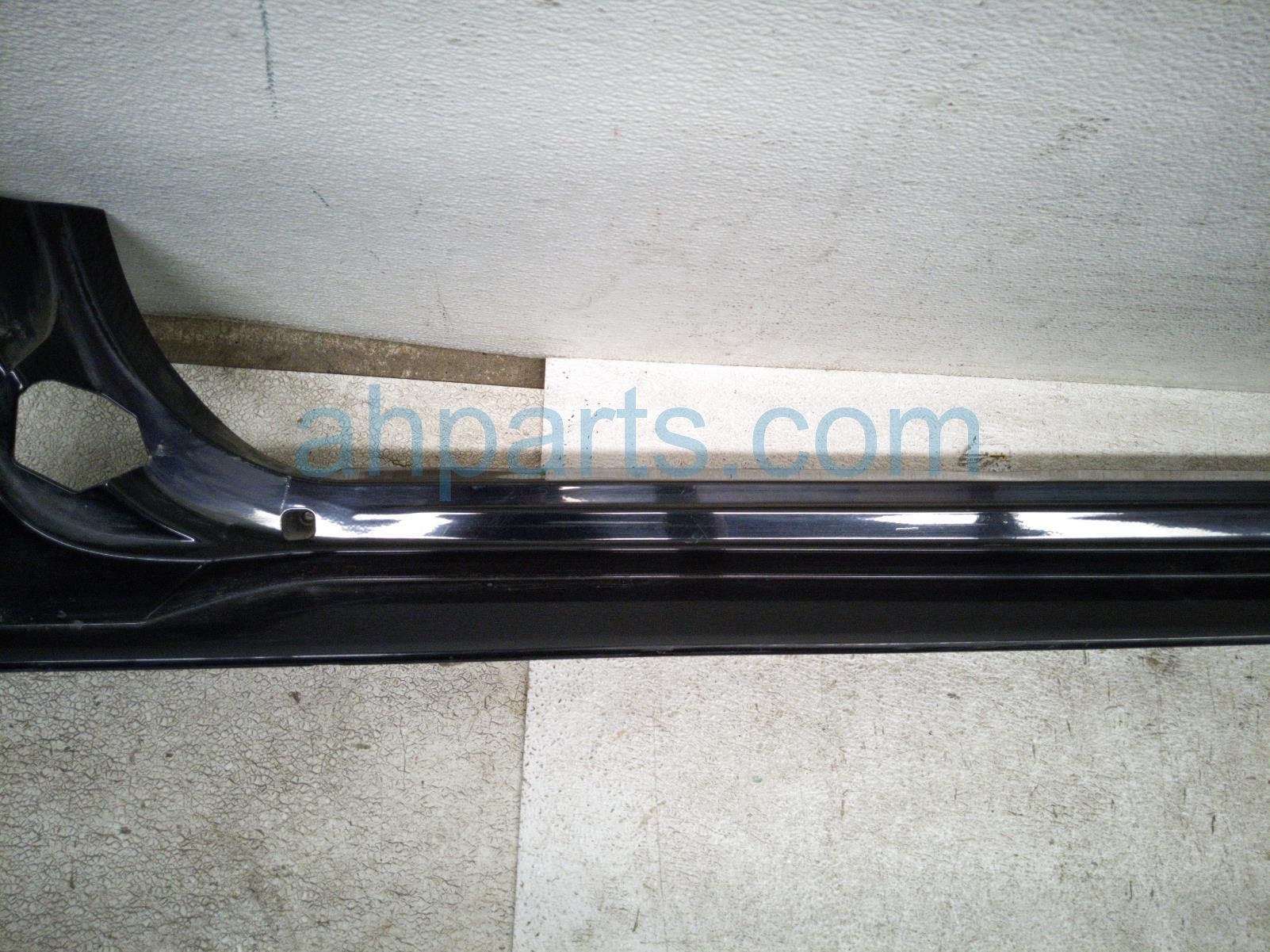 2023 Toyota Sienna Rocker Trim Passenger Side Skirt / Molding Black 75851 08902 Replacement 2023 Toyota Sienna Rocker Trim Passenger Side Skirt / Molding Black 75851 08902 Replacement thumbnail