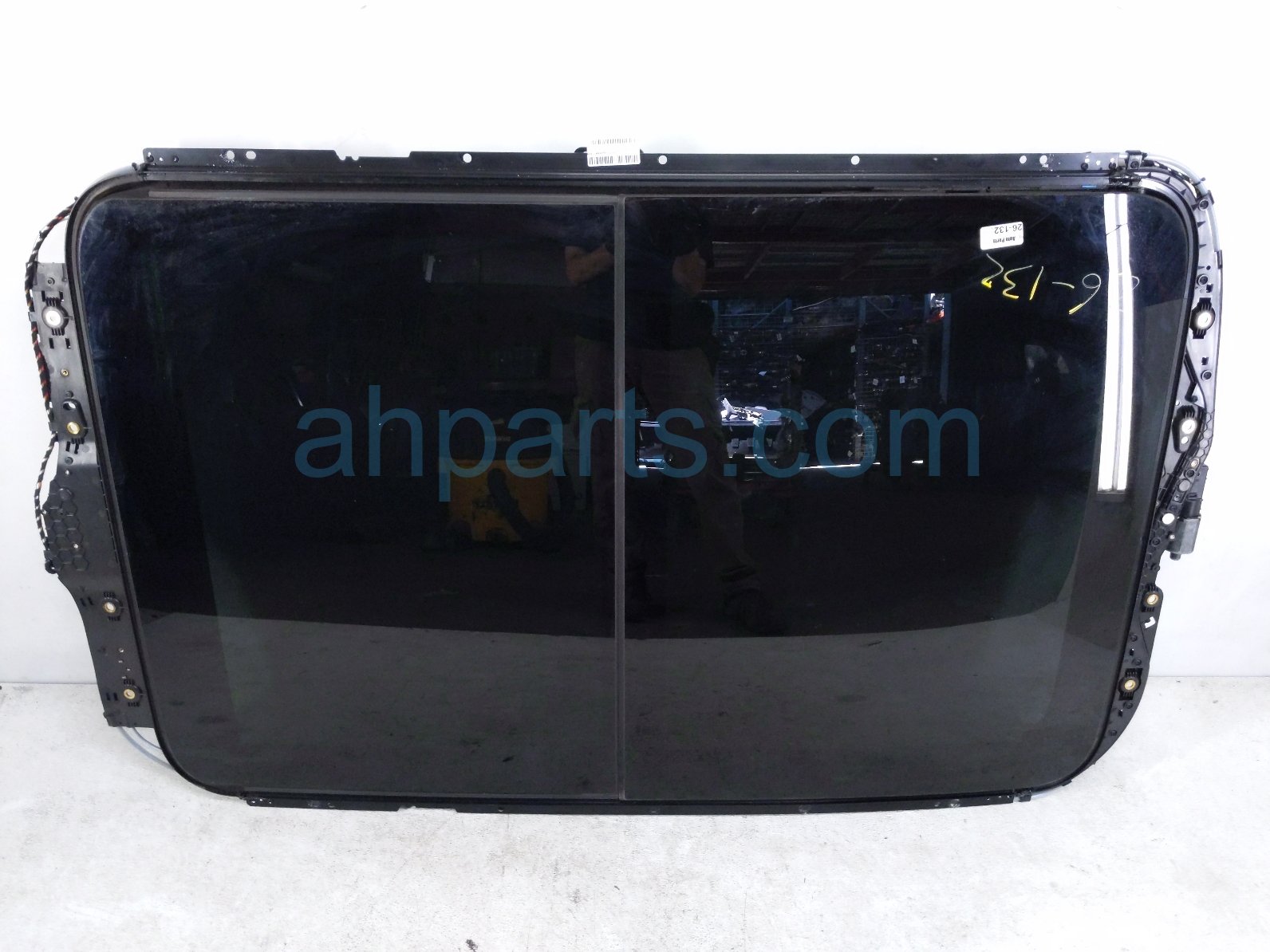 Audi FRONT + REAR ROOF GLASS PANEL ASSY