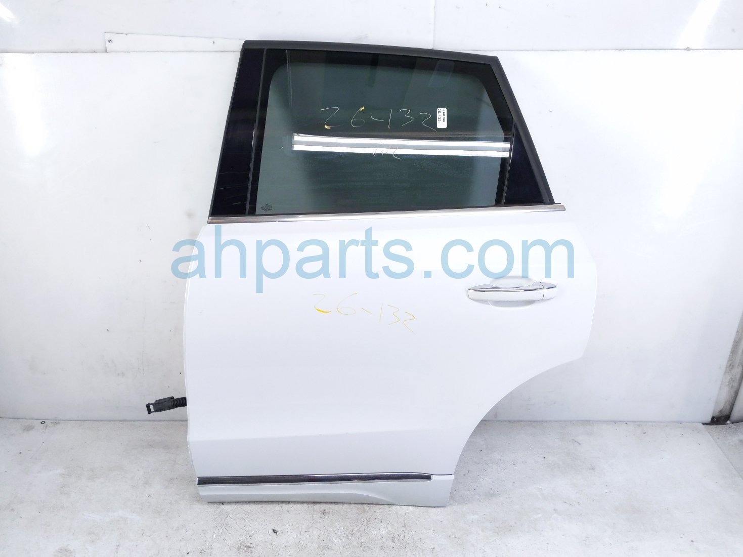 Audi RR/LH DOOR - WHITE - NO INSIDE TRIM*