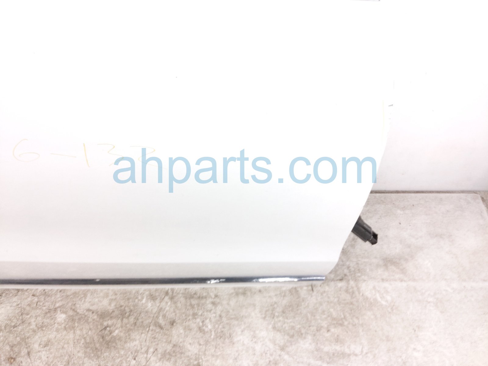 2015 Audi Q5 Audi Front Passenger Door White No Mirror/trim* 8R0 831 052 E Replacement 2015 Audi Q5 Audi Front Passenger Door White No Mirror/trim* 8R0 831 052 E Replacement thumbnail