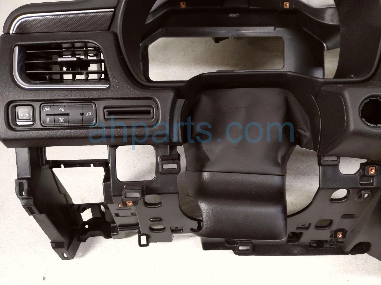 2022 Chevy Tahoe Dashboard W/ Airbag Black 86560223 Replacement 2022 Chevy Tahoe Dashboard W/ Airbag Black 86560223 Replacement thumbnail
