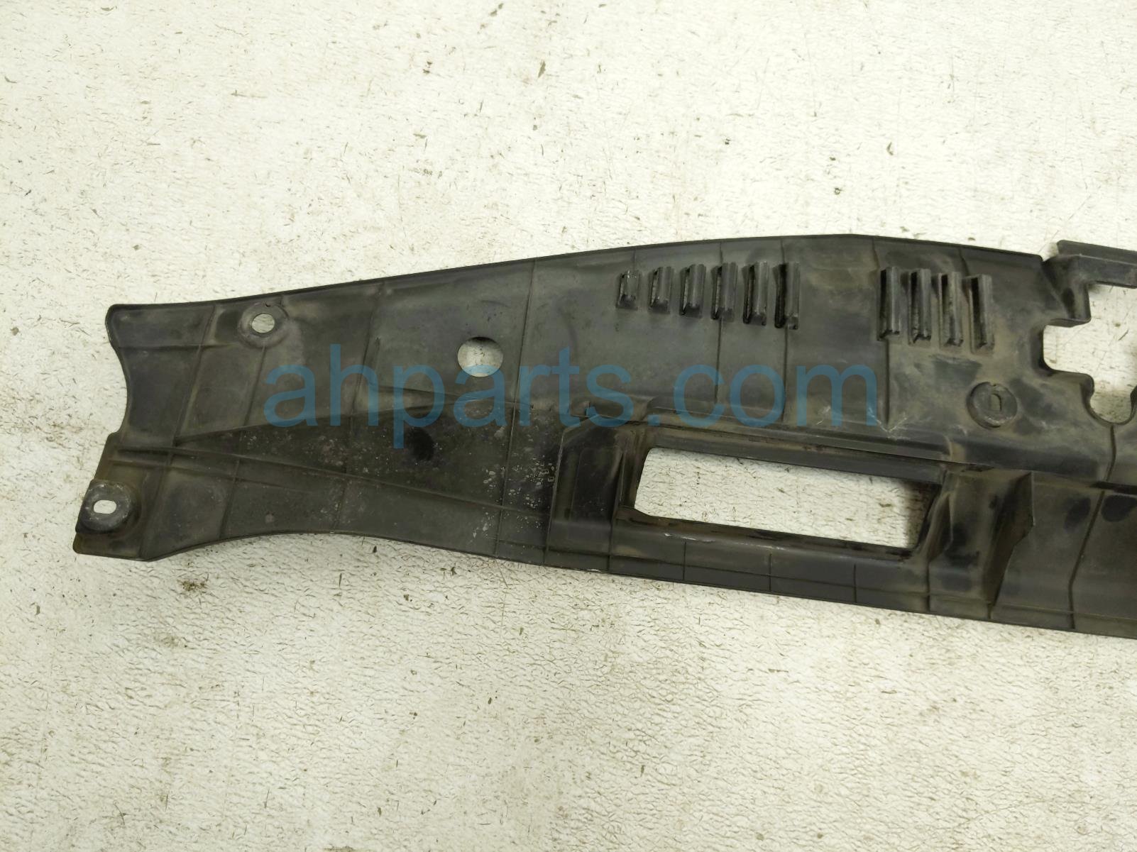 2018 Toyota Camry Upper Grille Engine Sight Shield 53295 33130 Replacement 2018 Toyota Camry Upper Grille Engine Sight Shield 53295 33130 Replacement thumbnail