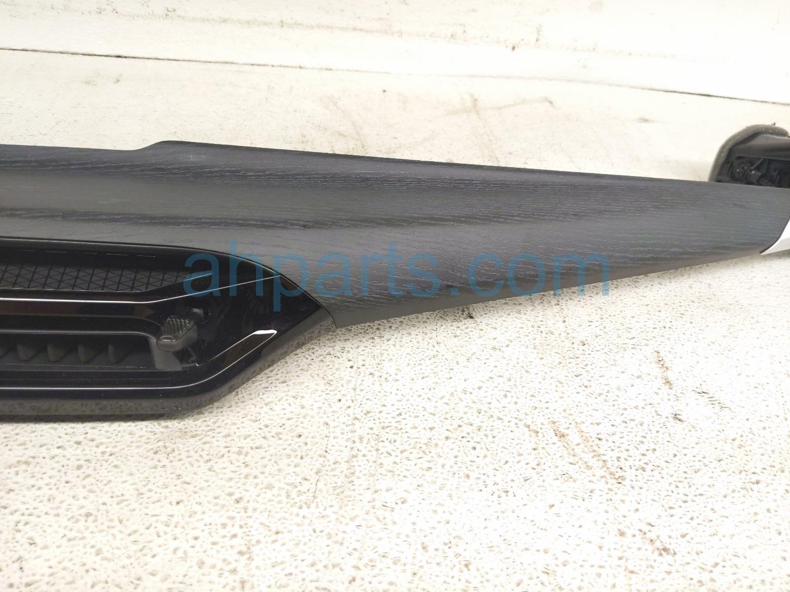 2025 BMW I4 Center Dash Trim W/air Vents blk 5 A8E 278 Replacement 2025 BMW I4 Center Dash Trim W/air Vents blk 5 A8E 278 Replacement thumbnail