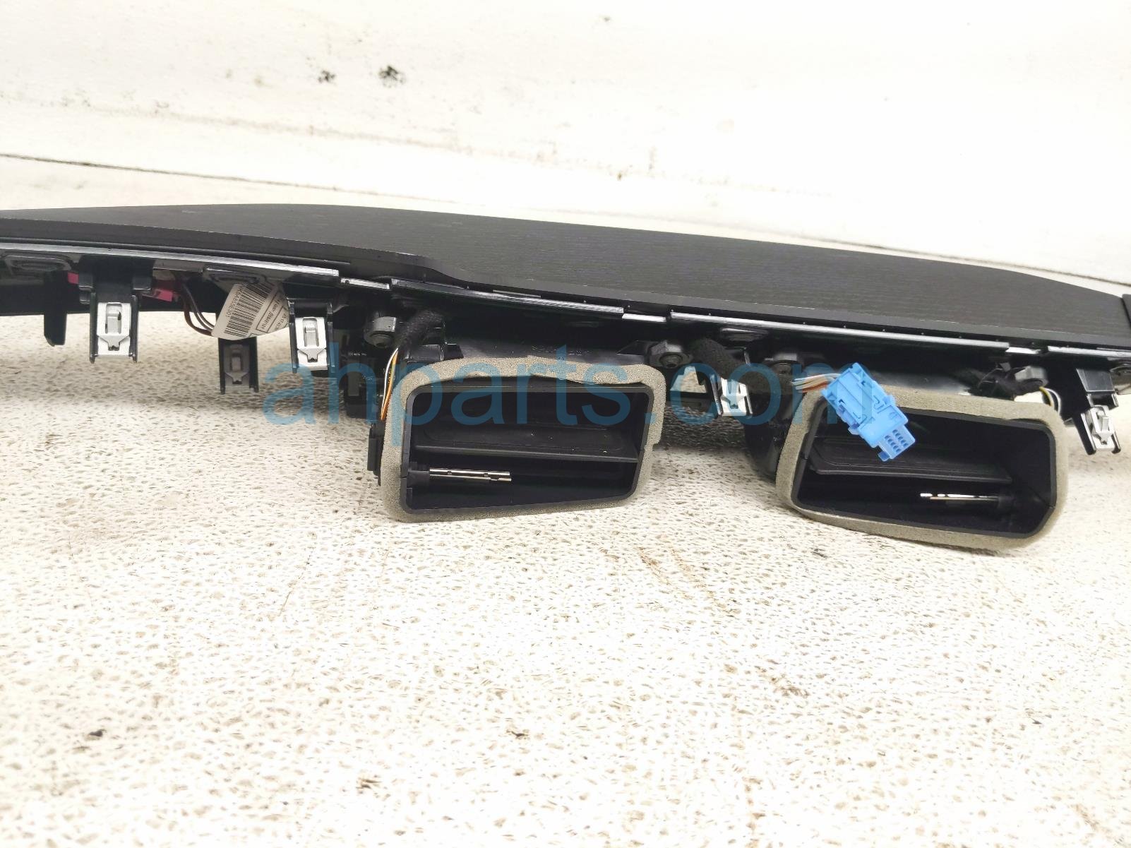 2025 BMW I4 Center Dash Trim W/air Vents blk 5 A8E 278 Replacement 2025 BMW I4 Center Dash Trim W/air Vents blk 5 A8E 278 Replacement thumbnail