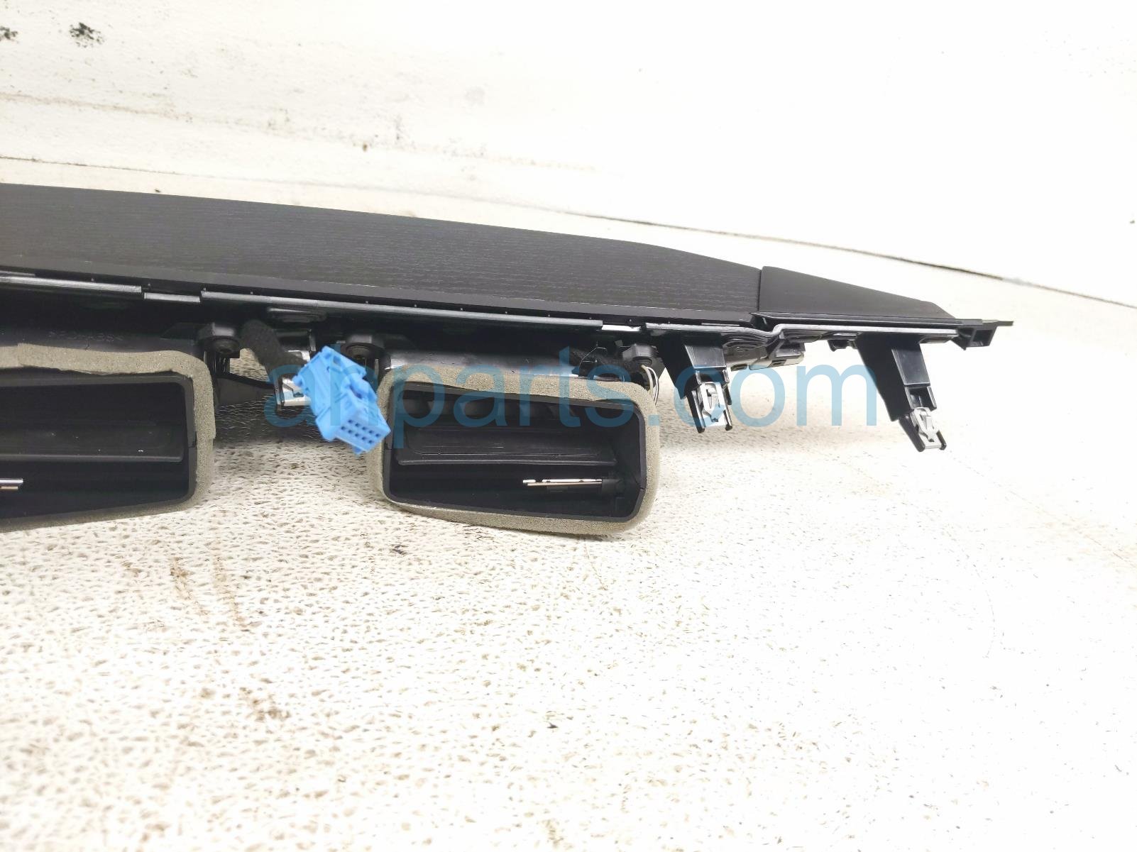 2025 BMW I4 Center Dash Trim W/air Vents blk 5 A8E 278 Replacement 2025 BMW I4 Center Dash Trim W/air Vents blk 5 A8E 278 Replacement thumbnail