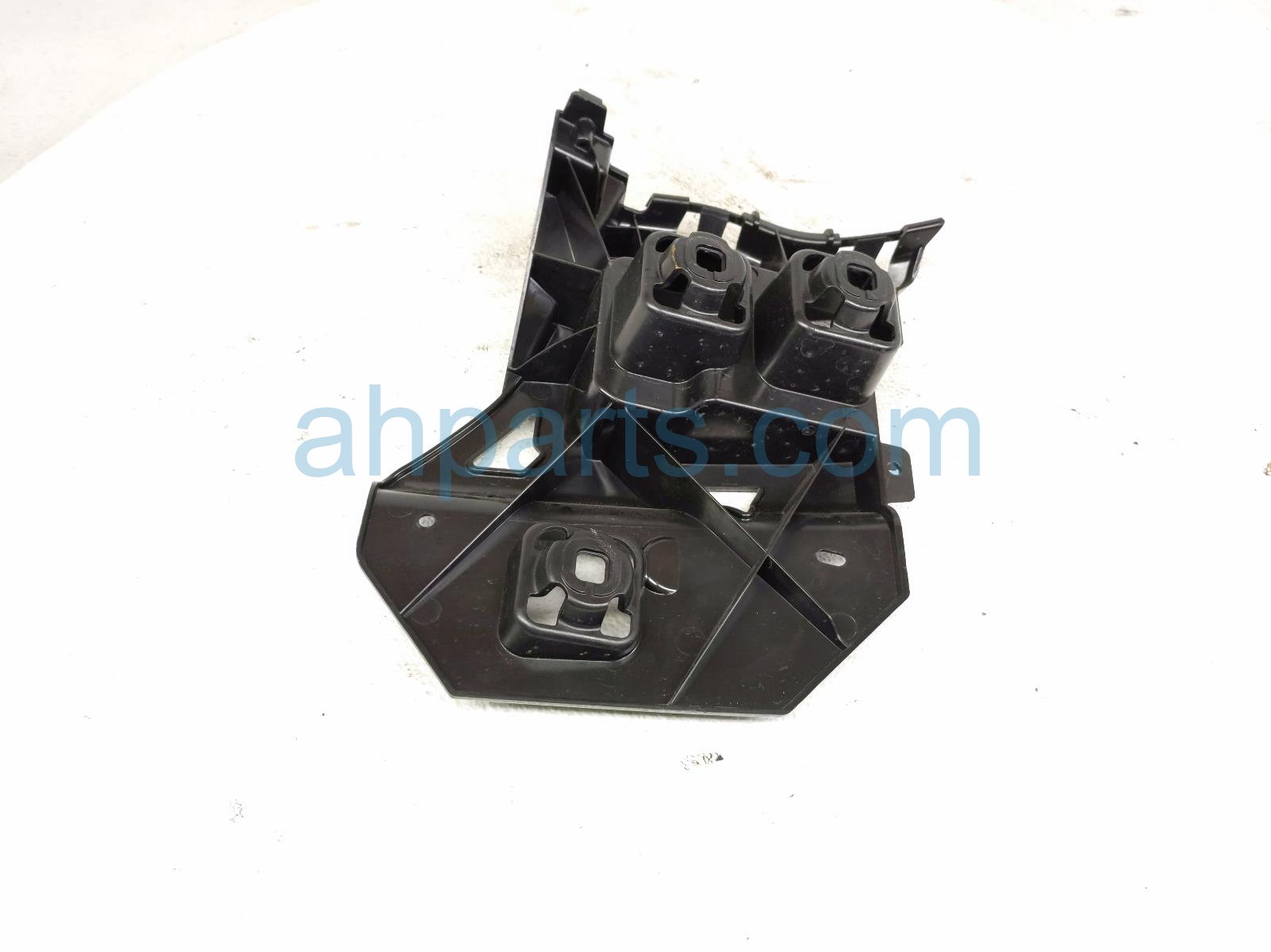 2025 BMW I4 Rear Driver Bumper Corner Guide Brkt 51 12 8 737 093 Replacement 2025 BMW I4 Rear Driver Bumper Corner Guide Brkt 51 12 8 737 093 Replacement thumbnail