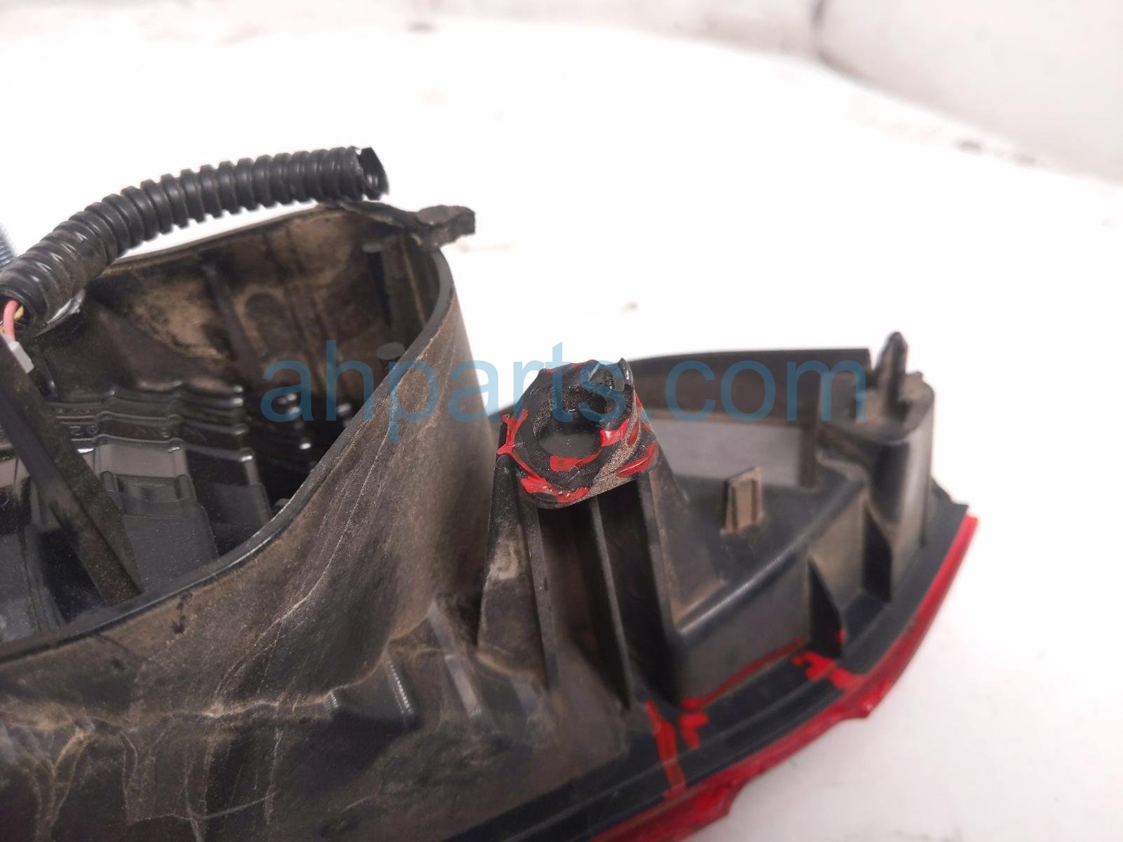 2018 Toyota Camry Light / Rear Driver Tail Lamp (on Trunk) 81591 33210 Replacement 2018 Toyota Camry Light / Rear Driver Tail Lamp (on Trunk) 81591 33210 Replacement thumbnail