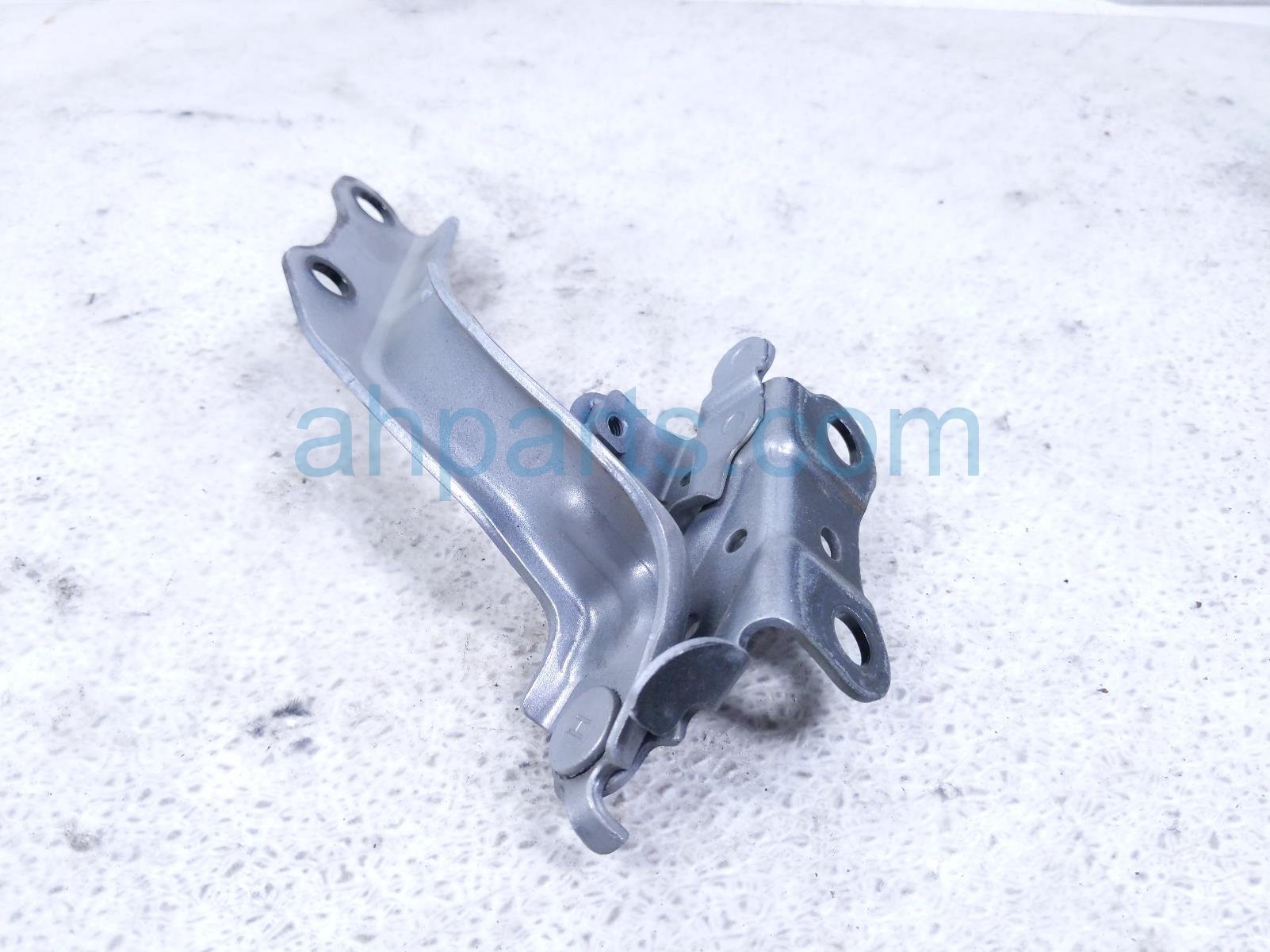 2018 Toyota Camry Driver Hood Hinge Silver 53420 33300 Replacement 2018 Toyota Camry Driver Hood Hinge Silver 53420 33300 Replacement thumbnail