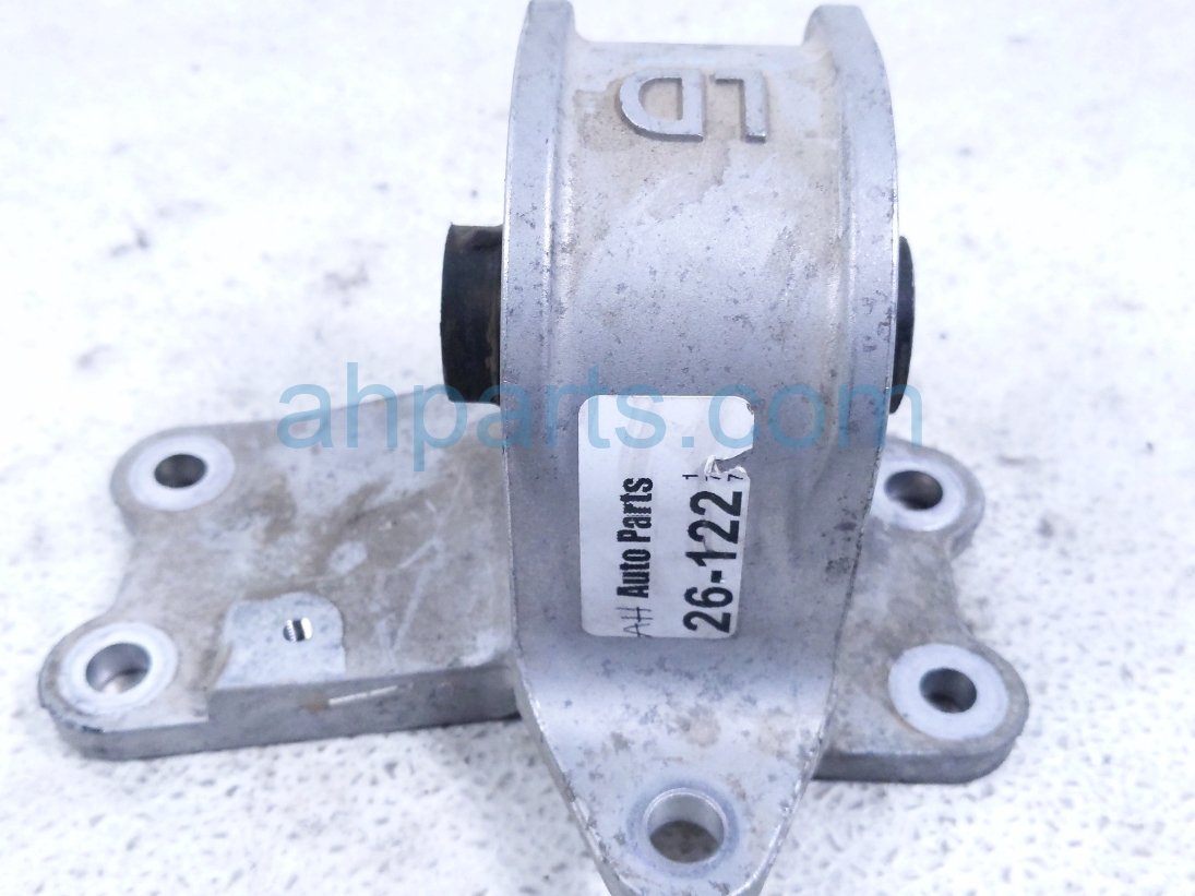 Toyota LH TRANSMISSION MOUNT - 2.5L FWD