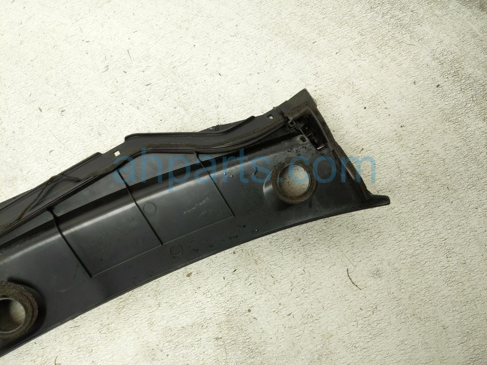 2025 Nissan Kicks Cover Windshield Cowl Grille Panel 66862 7LF0A Replacement 2025 Nissan Kicks Cover Windshield Cowl Grille Panel 66862 7LF0A Replacement thumbnail
