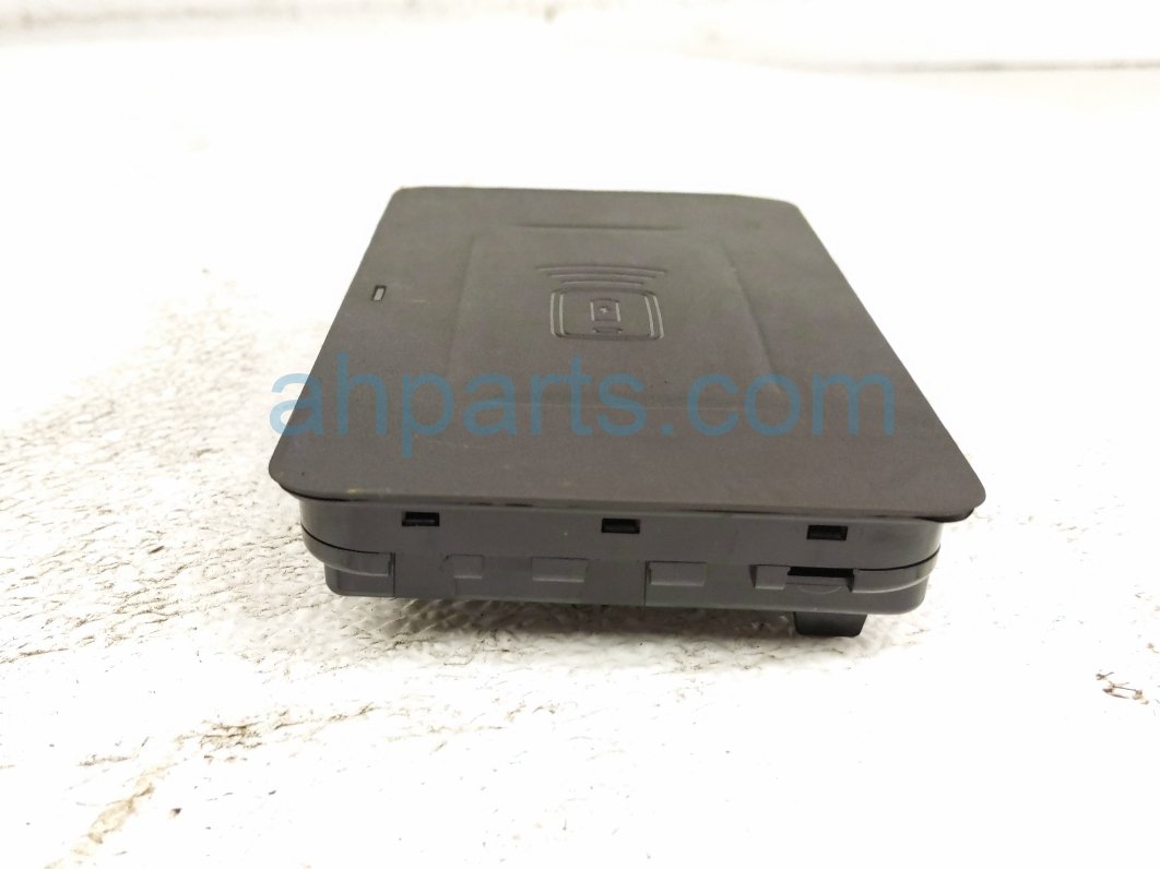 2025 BMW I4 Wireless Phone Charger Assy 84 10 5 A7F 847 Replacement 2025 BMW I4 Wireless Phone Charger Assy 84 10 5 A7F 847 Replacement thumbnail