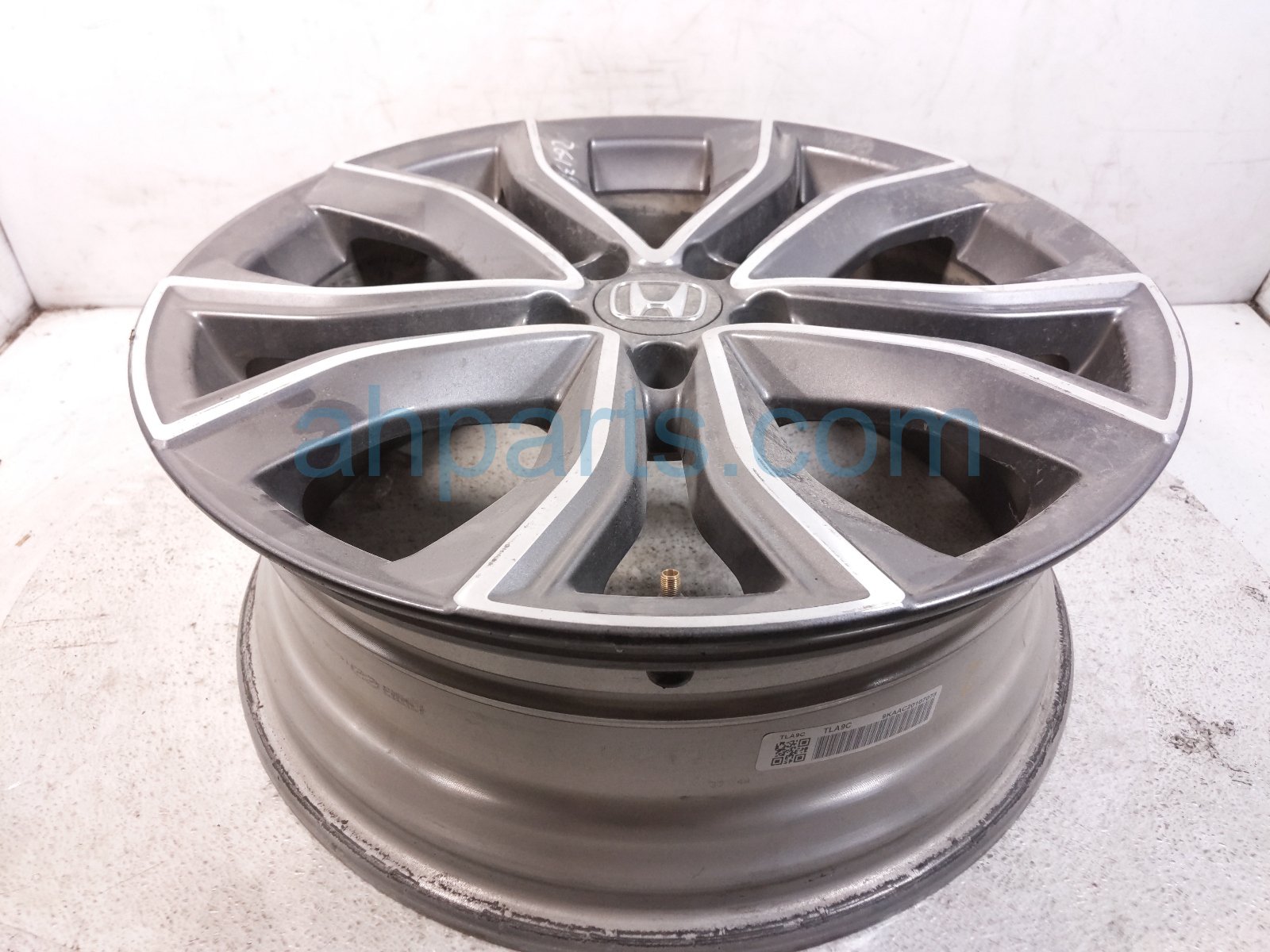 2021 Honda CR V Front Passenger Wheel / Rim 42700 TLA A93 Replacement 2021 Honda CR V Front Passenger Wheel / Rim 42700 TLA A93 Replacement thumbnail