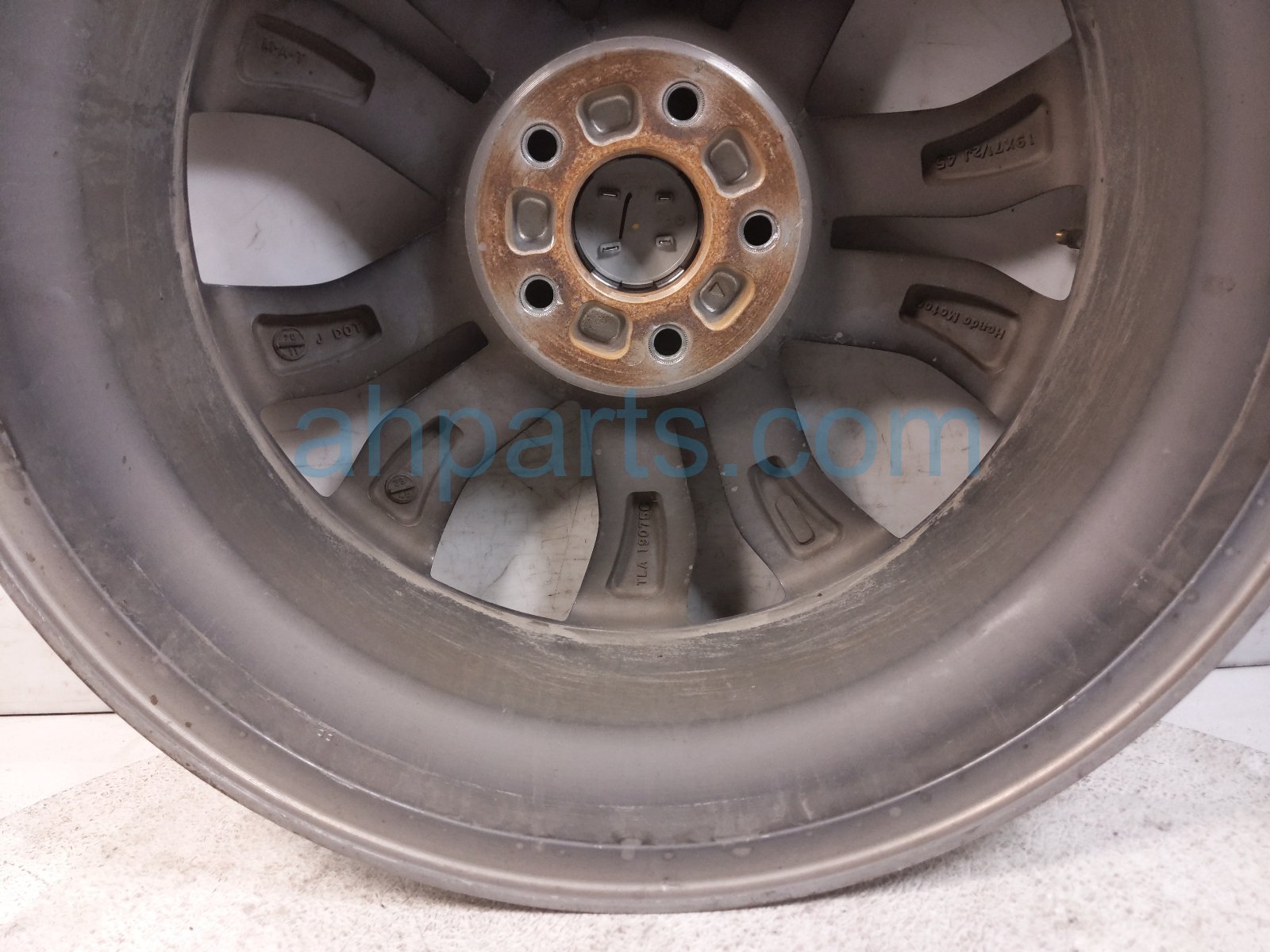 2021 Honda CR V Front Passenger Wheel / Rim 42700 TLA A93 Replacement 2021 Honda CR V Front Passenger Wheel / Rim 42700 TLA A93 Replacement thumbnail