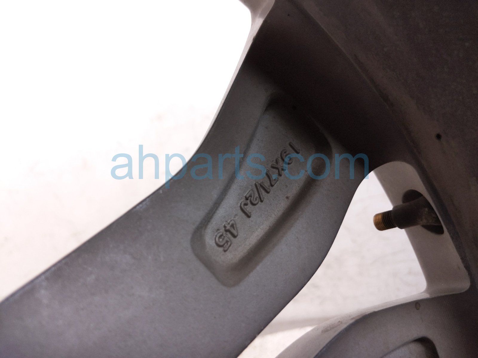 2021 Honda CR V Front Passenger Wheel / Rim 42700 TLA A93 Replacement 2021 Honda CR V Front Passenger Wheel / Rim 42700 TLA A93 Replacement thumbnail