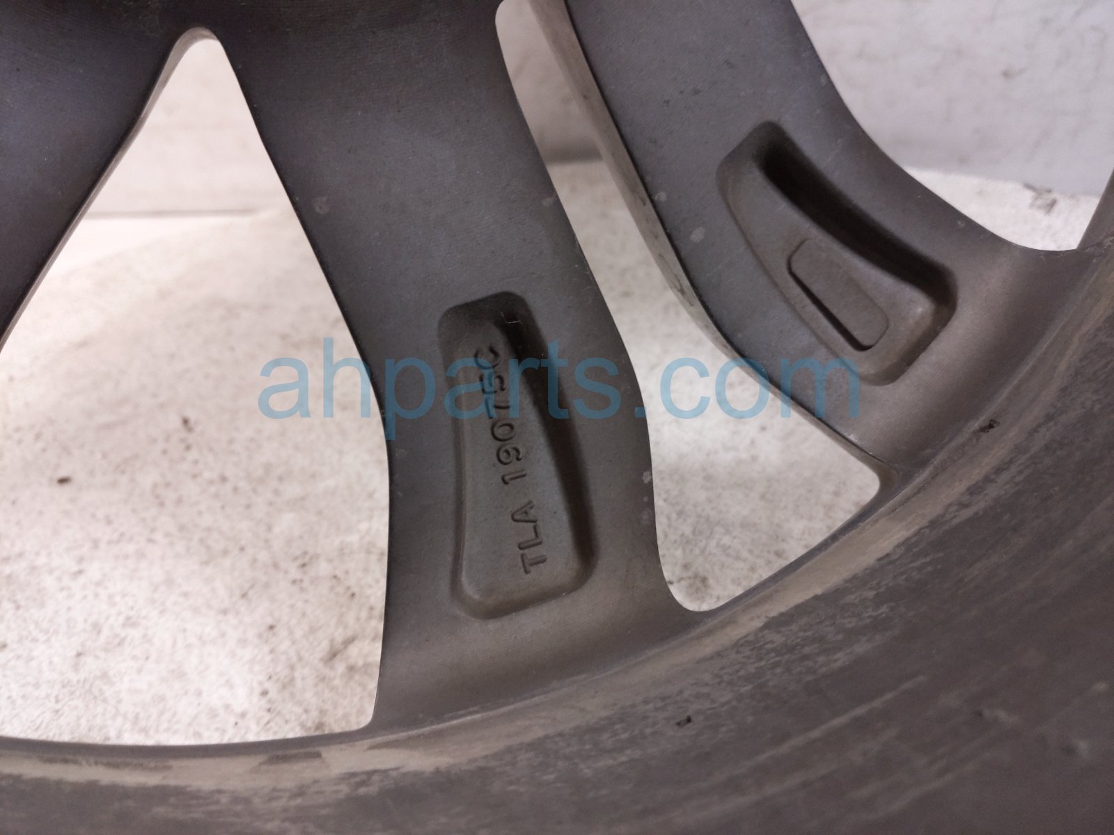 2021 Honda CR V Front Passenger Wheel / Rim 42700 TLA A93 Replacement 2021 Honda CR V Front Passenger Wheel / Rim 42700 TLA A93 Replacement thumbnail