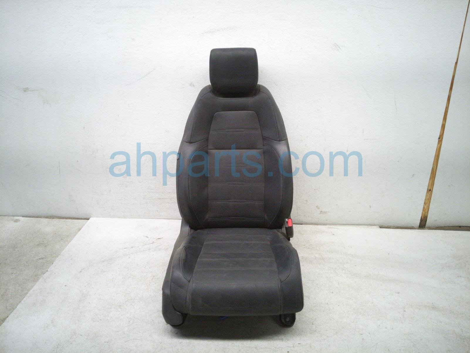 $195 Honda FR/RH SEAT - BLACK - W/O AIRBAG
