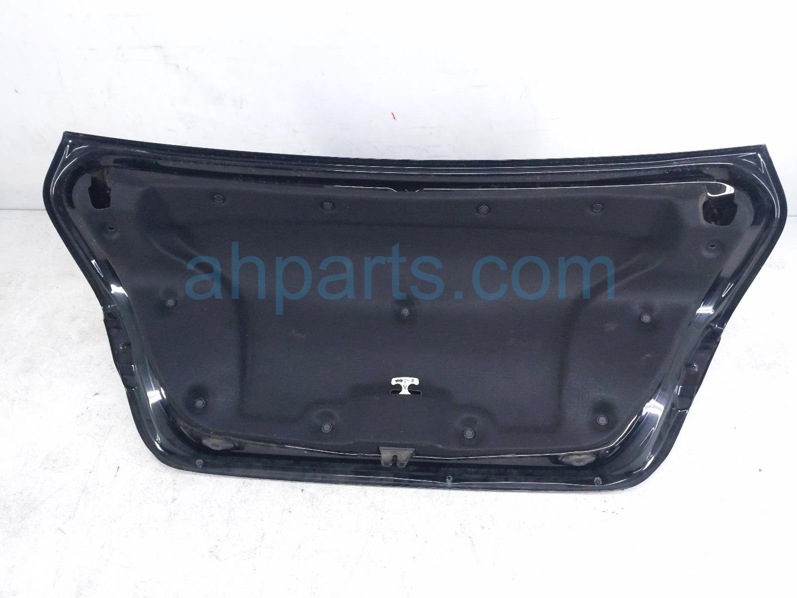 2020 Toyota Camry Trunk / Decklid Black 64401 06F40 Replacement 2020 Toyota Camry Trunk / Decklid Black 64401 06F40 Replacement thumbnail
