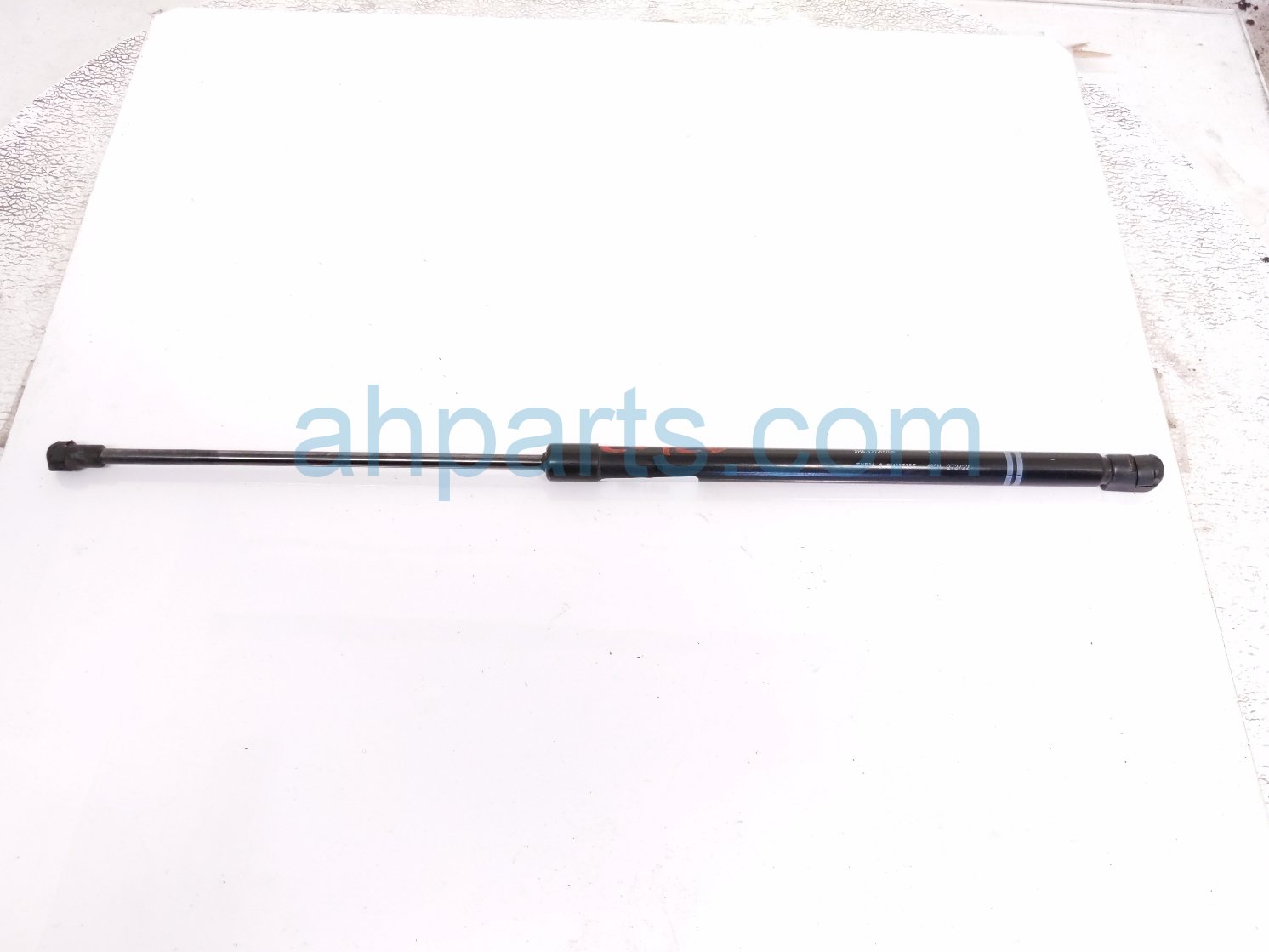 Volkswagen RR/RH TAILGATE SHOCK STRUT Volkswagen RR/RH TAILGATE SHOCK STRUT