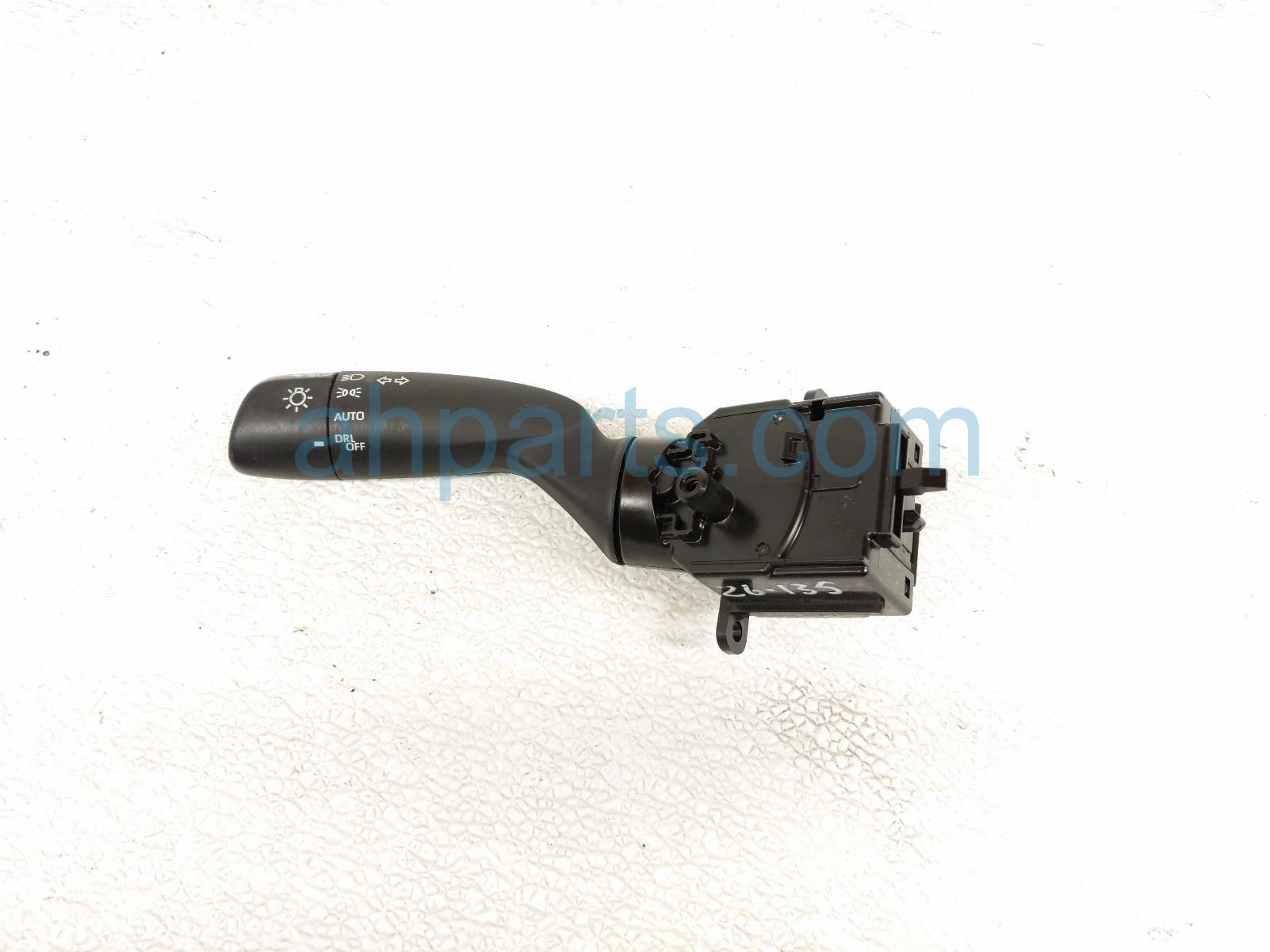 Toyota HEADLAMP / SIGNAL COLUMN SWITCH