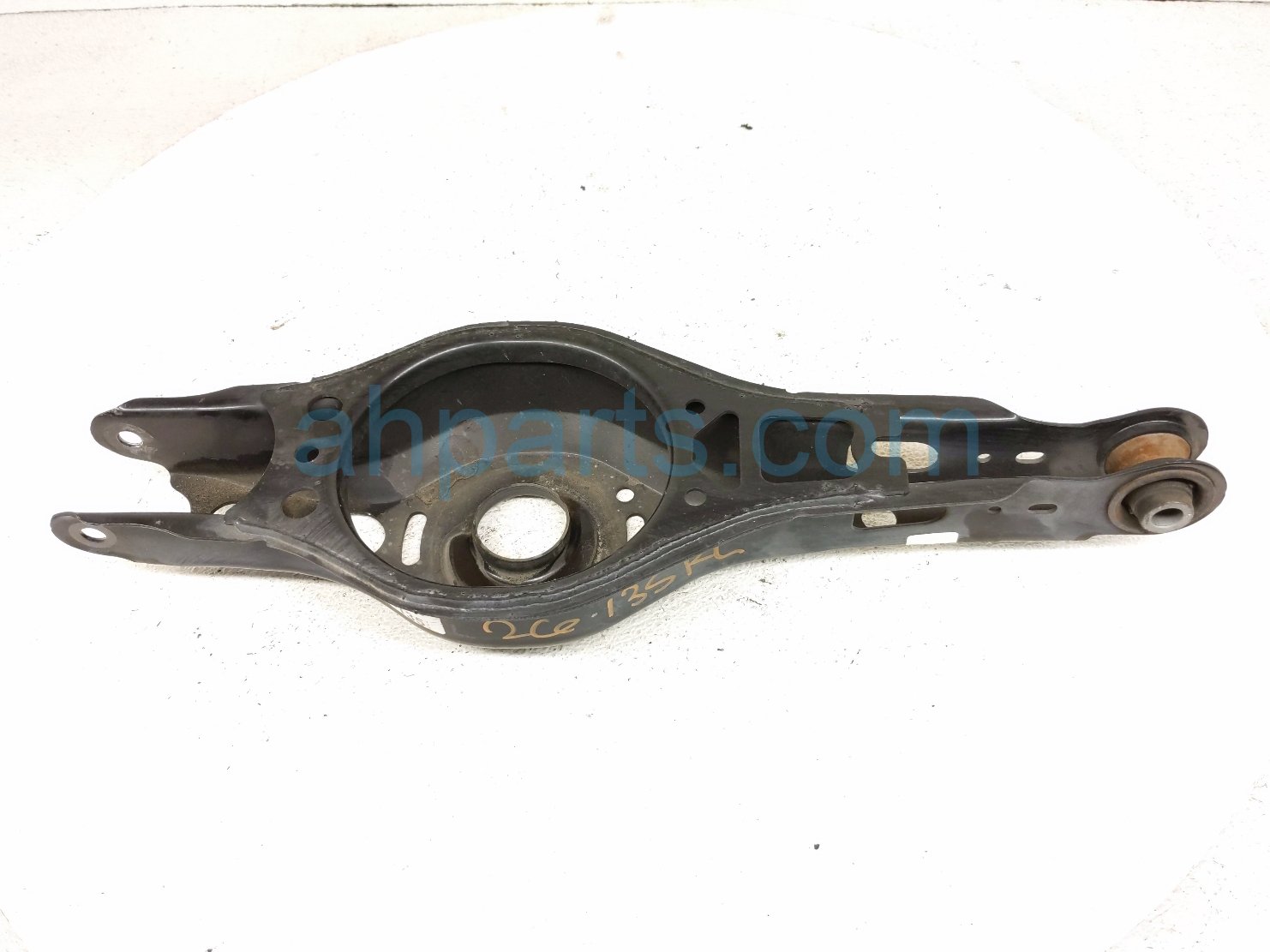 Toyota RR/LH SPRING SEAT LOWER CONTROL ARM