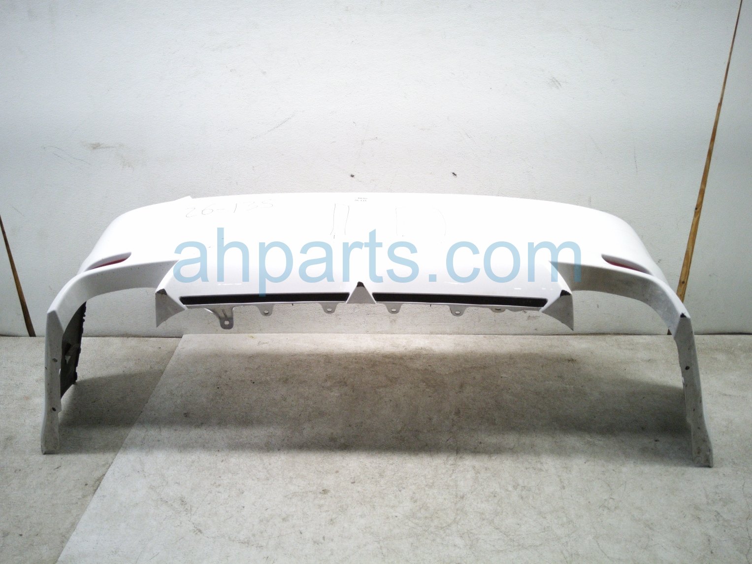 Toyota REAR BUMPER COVER - WHITE *SCUFFS
