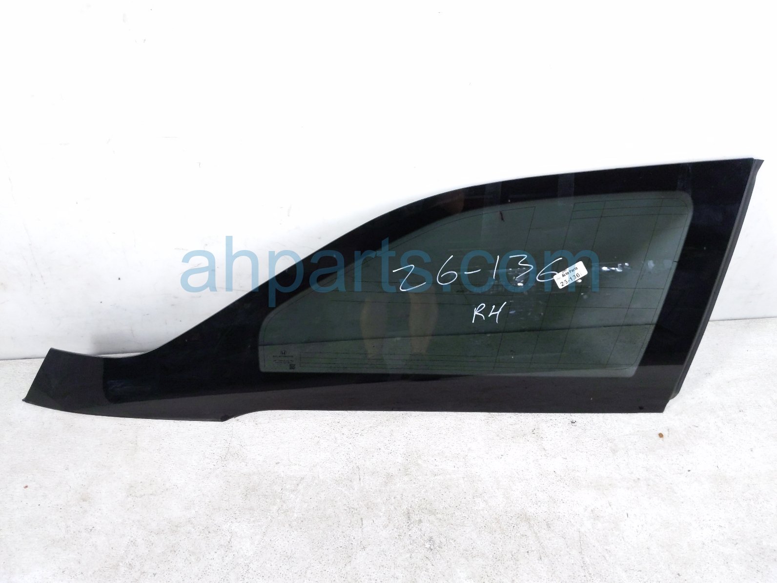 Honda RH QUARTER WINDOW GLASS