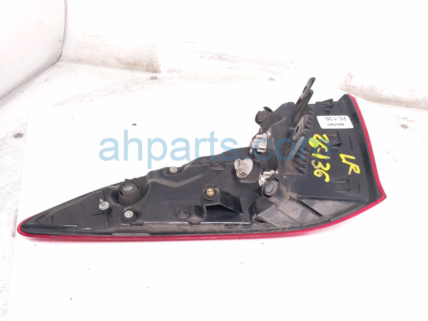 Honda LH TAIL LAMP (ON BODY)