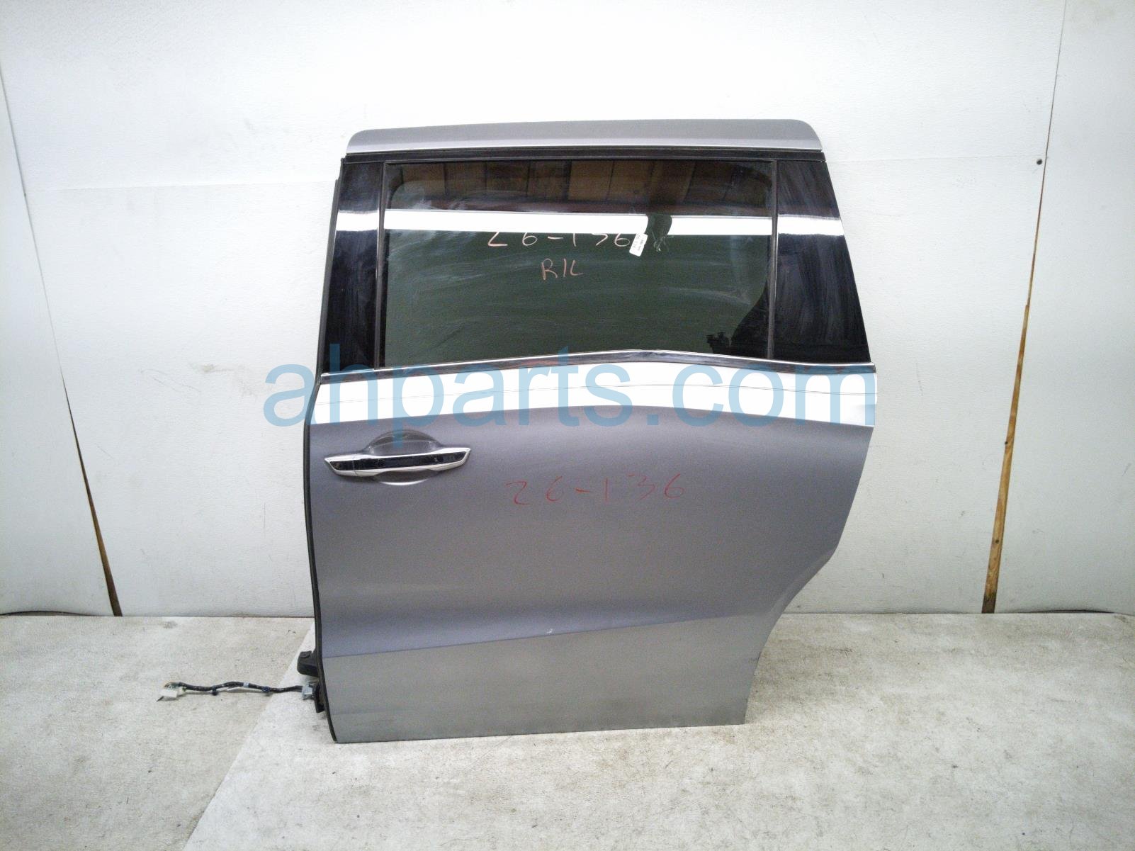 Honda RR/LH DOOR - SILVER - NO INSIDE TRIM