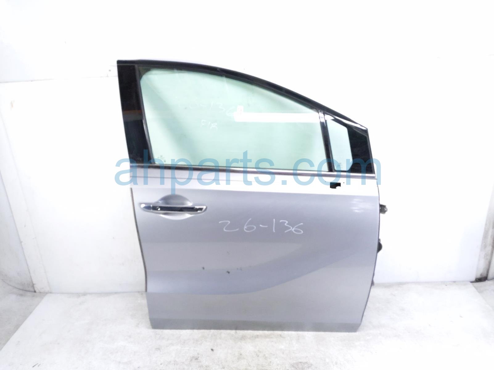Honda FR/RH DOOR - SILVER - NO MIRROR/TRIM