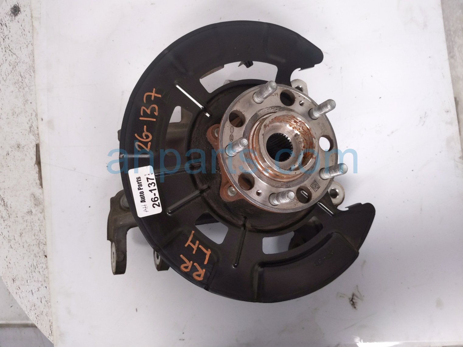 Hyundai RR/LH SPINDLE KNUCKLE HUB - AWD
