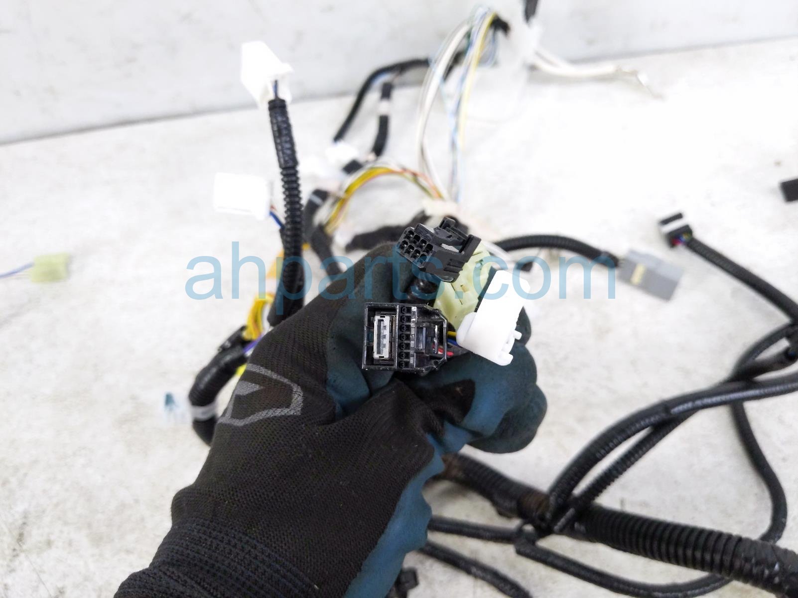 2018 Toyota Sienna Dash Instrument Wire Harness Fwd 82141 08J00 Replacement 2018 Toyota Sienna Dash Instrument Wire Harness Fwd 82141 08J00 Replacement thumbnail