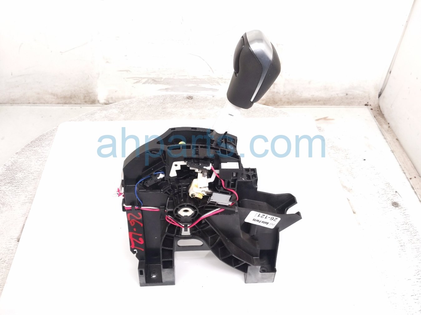 Nissan A/T FLOOR SHIFTER W/KNOB ASSY - 2.0L Nissan A/T FLOOR SHIFTER W/KNOB ASSY - 2.0L